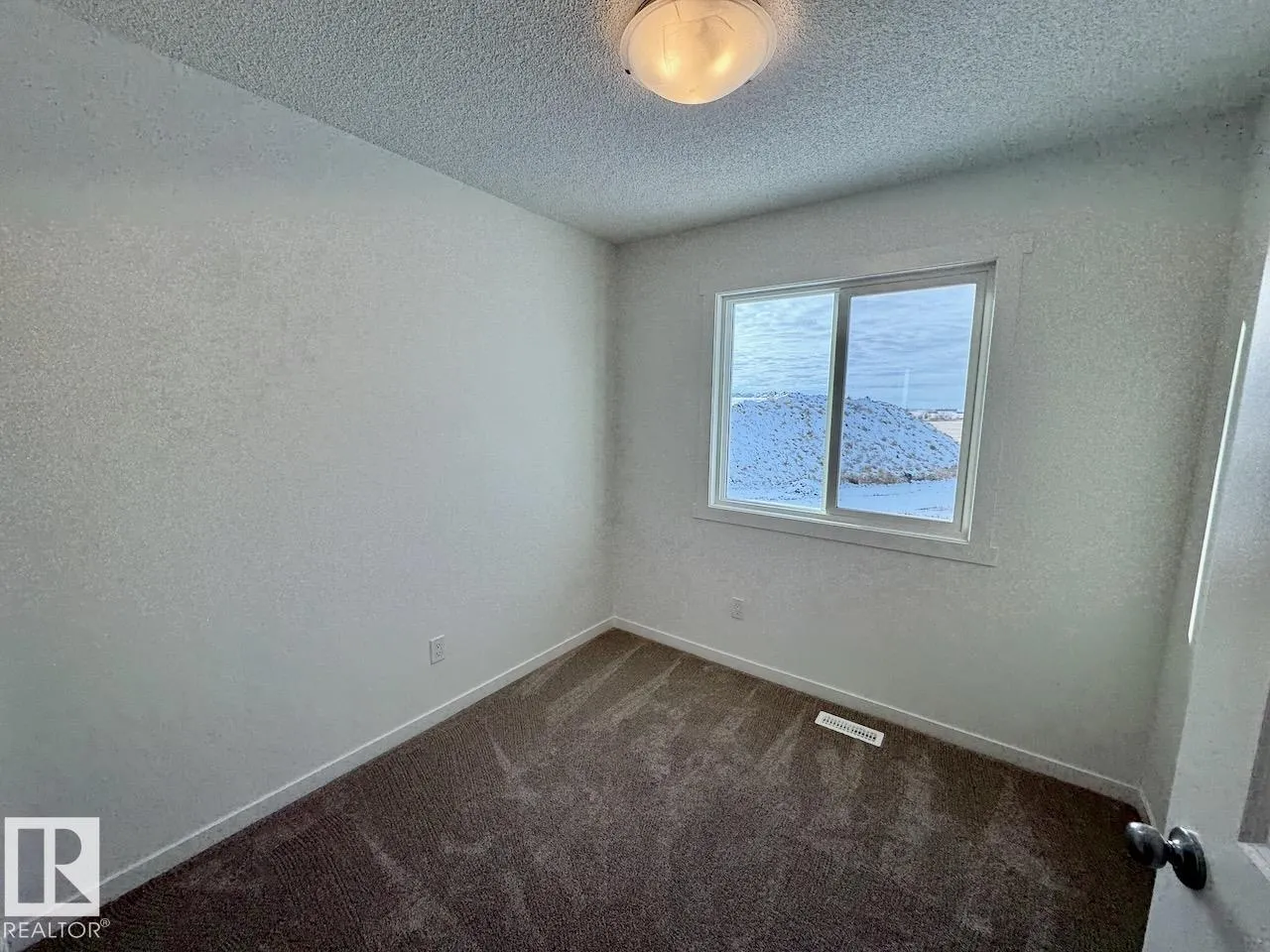 485 DESROCHERS Boulevard