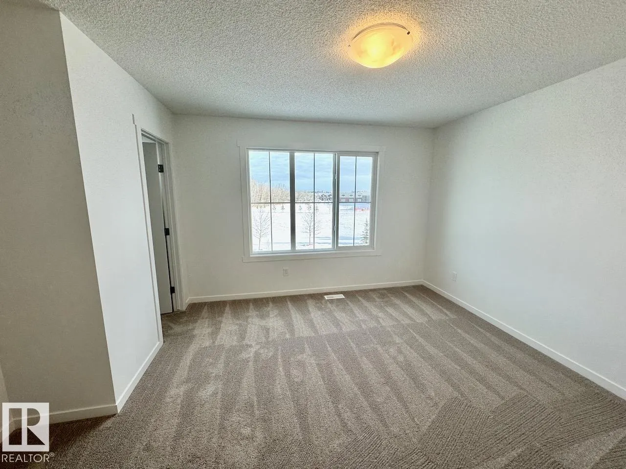485 DESROCHERS Boulevard