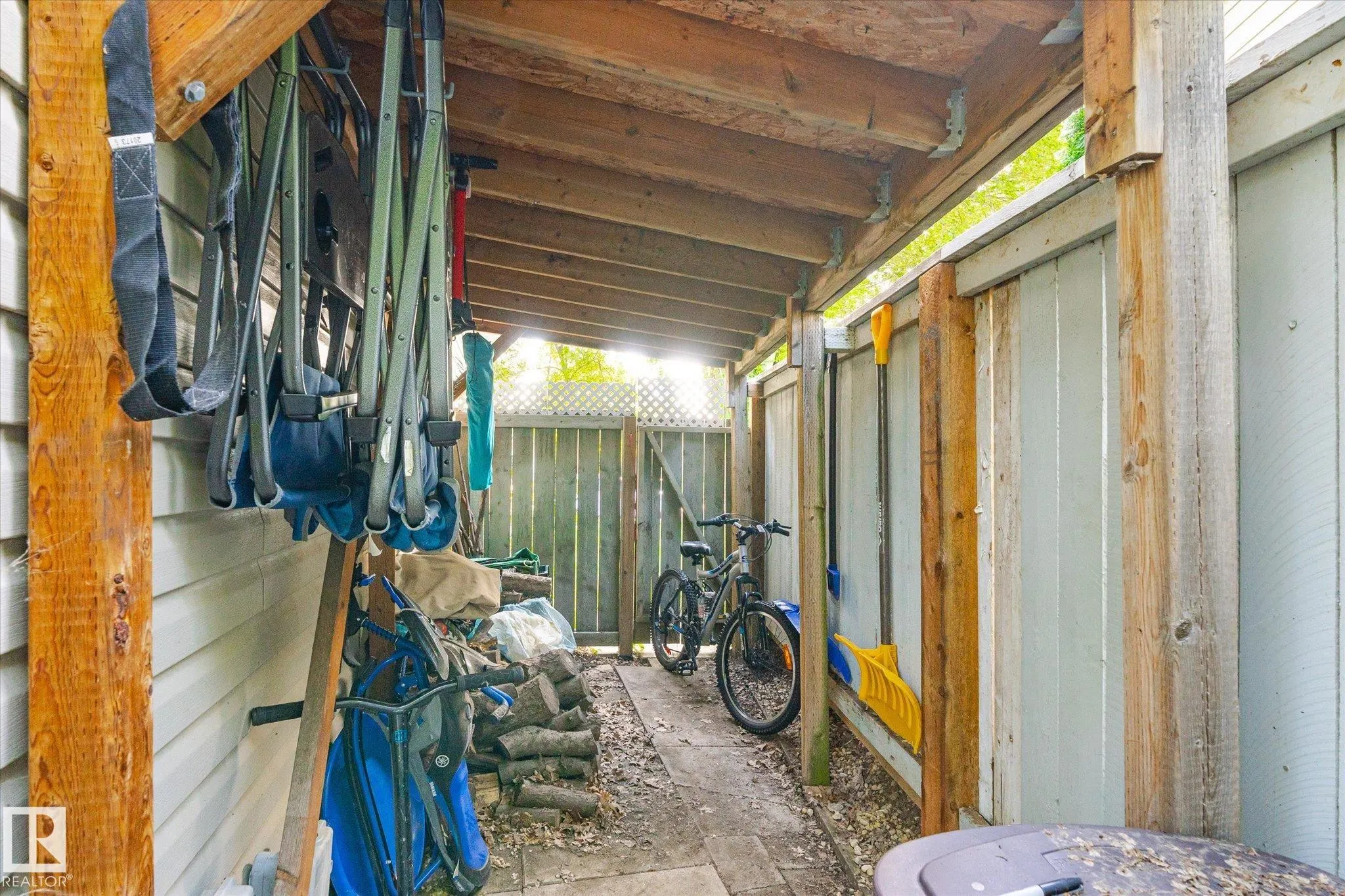 36 BROADVIEW Crescent
