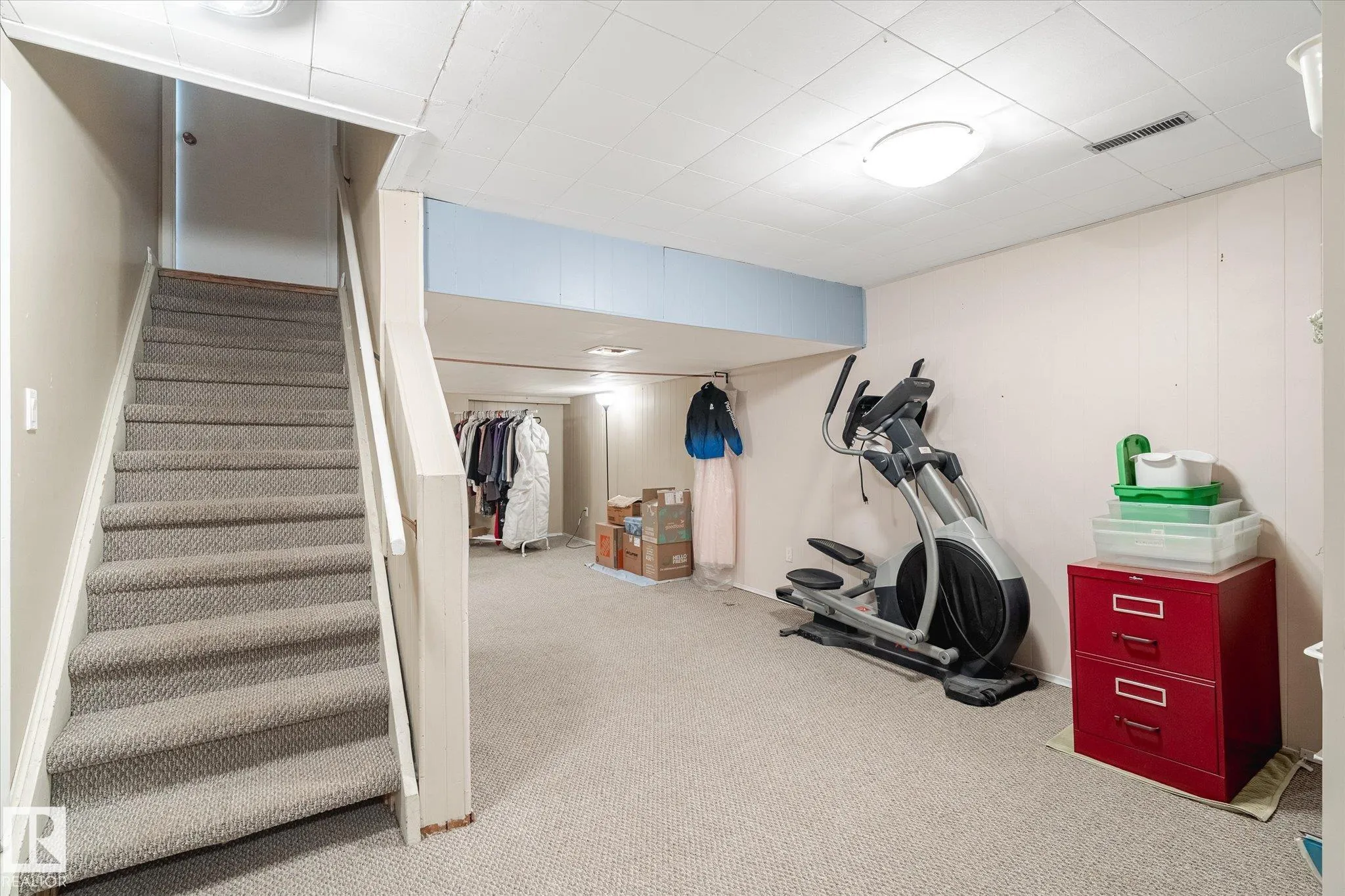 36 BROADVIEW Crescent