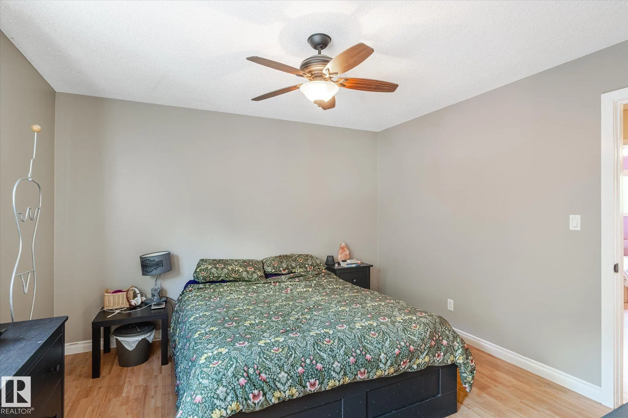 36 BROADVIEW Crescent