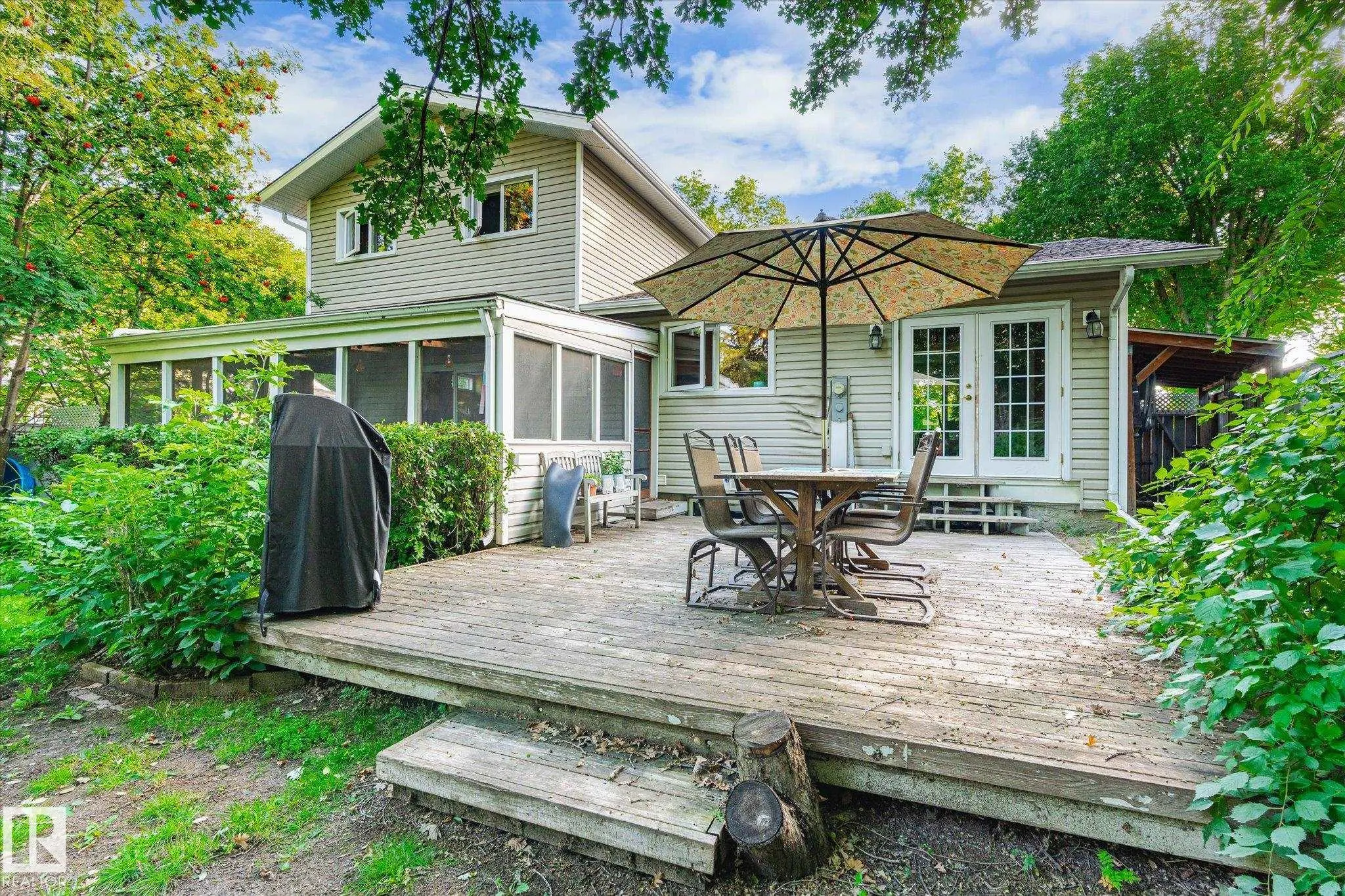 36 BROADVIEW Crescent