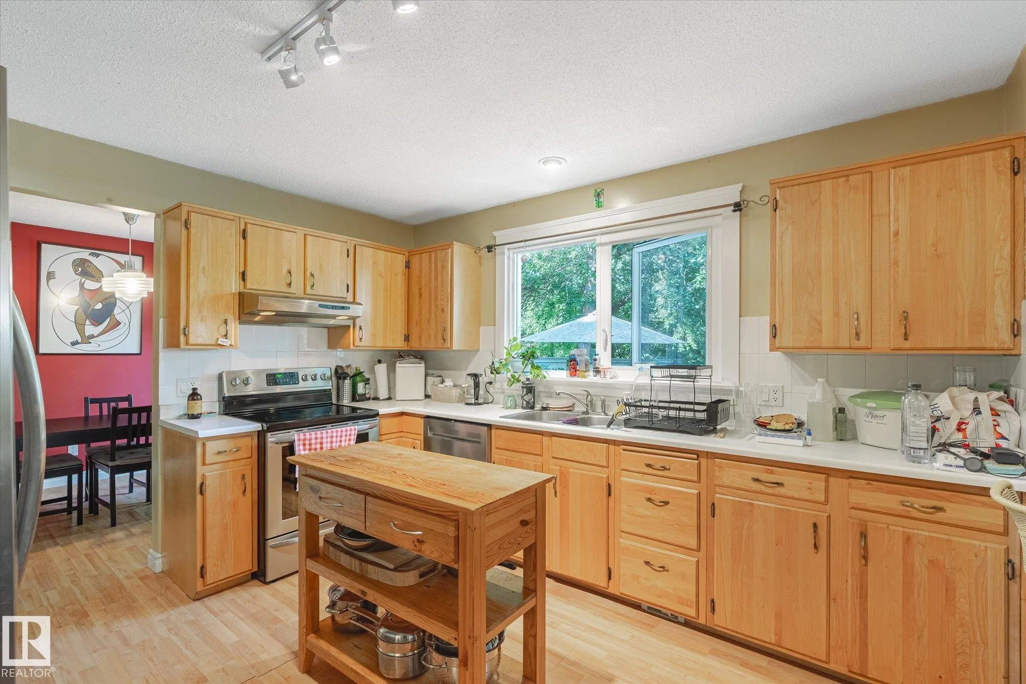 36 BROADVIEW Crescent