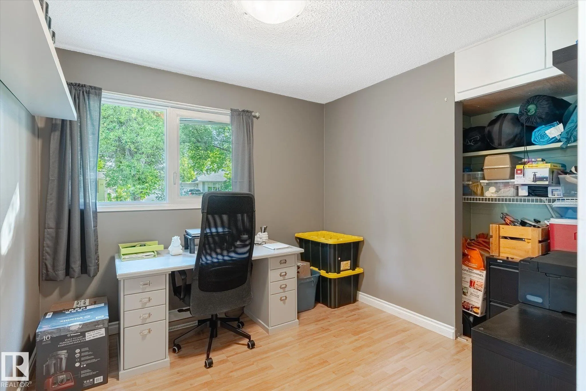 36 BROADVIEW Crescent