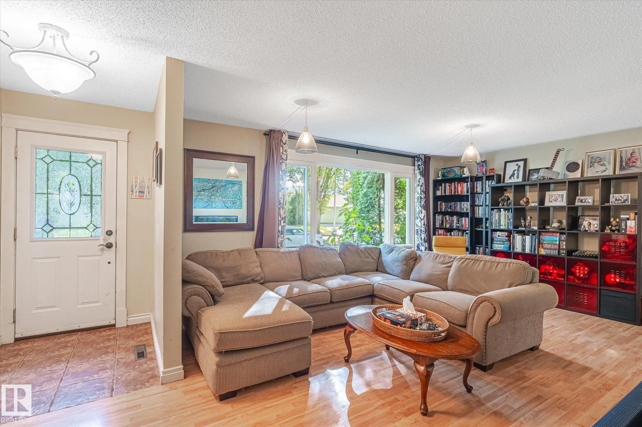 36 BROADVIEW Crescent