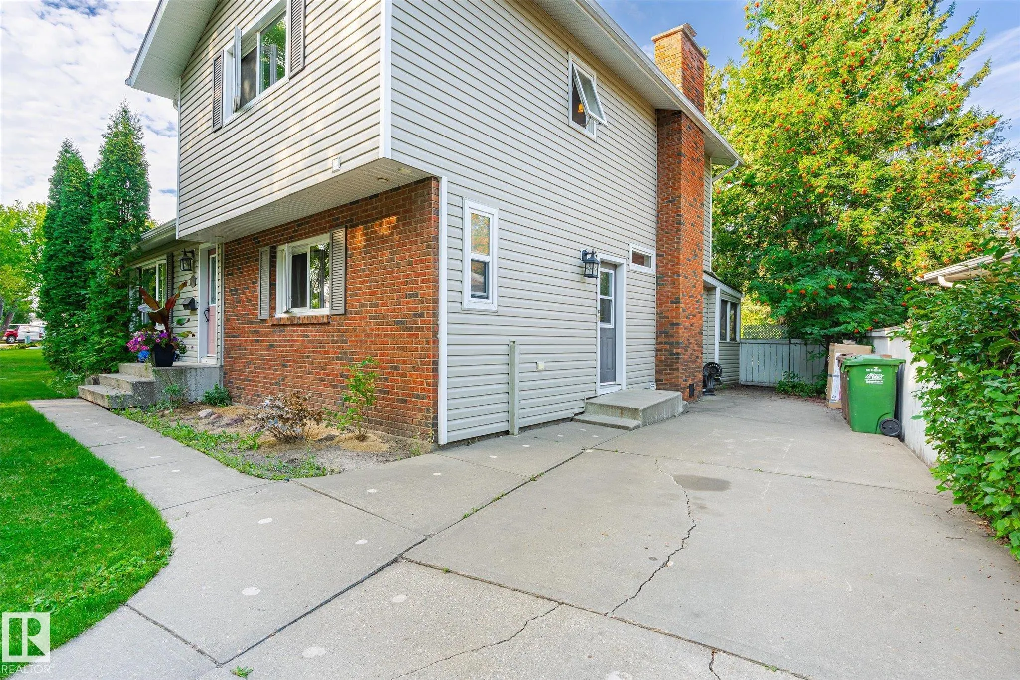 36 BROADVIEW Crescent