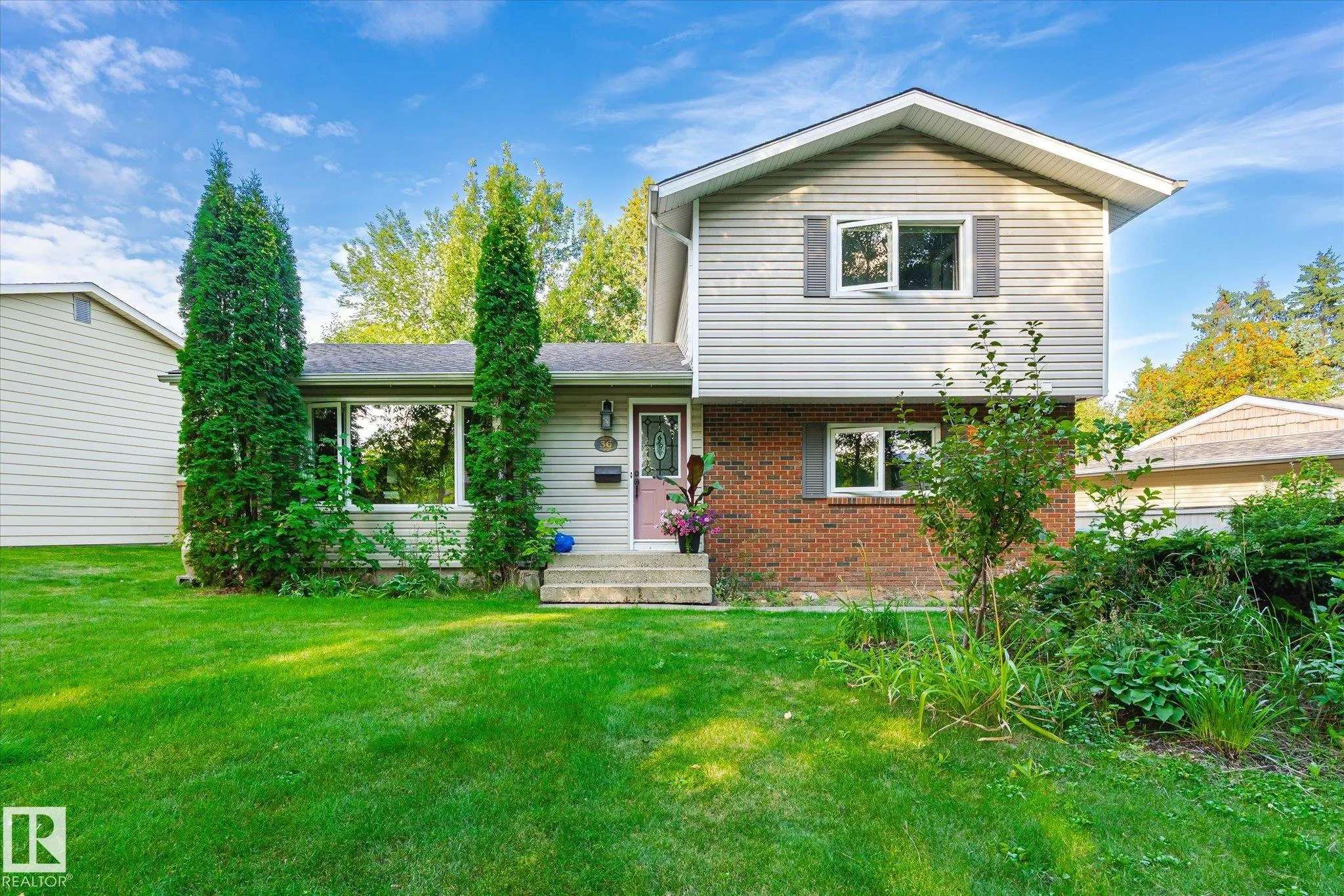 36 BROADVIEW Crescent