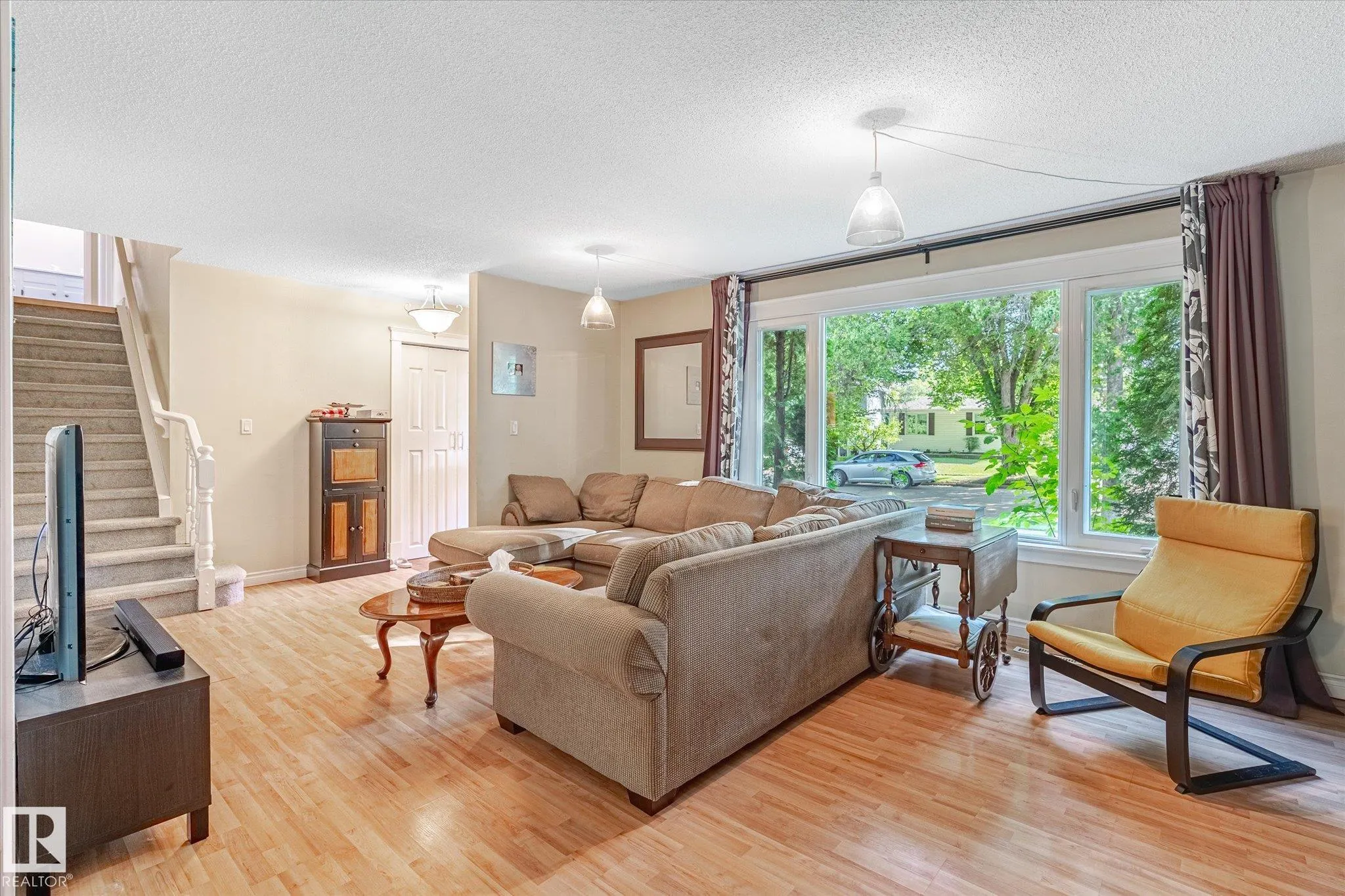 36 BROADVIEW Crescent