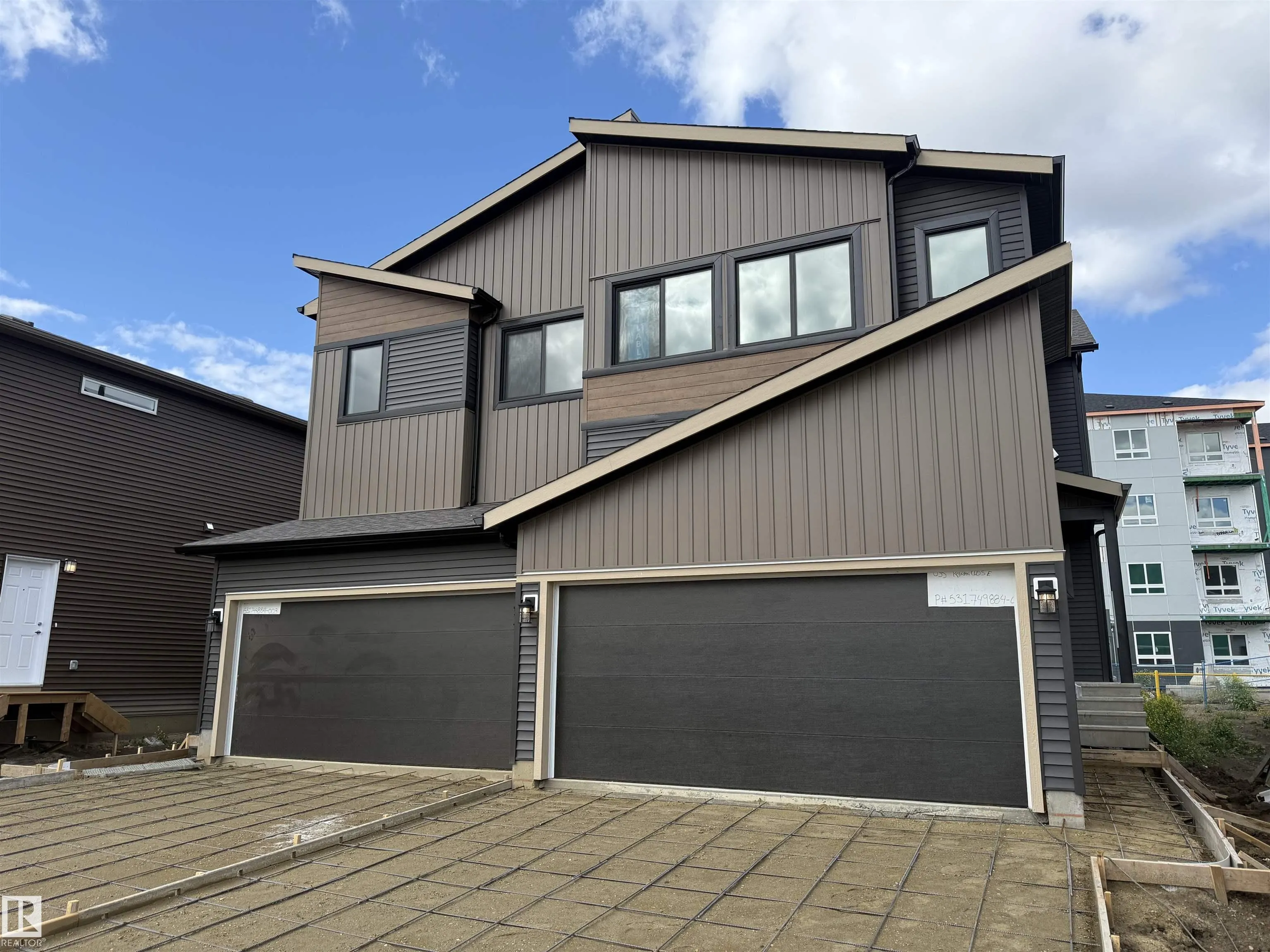 833 ROWAN Close