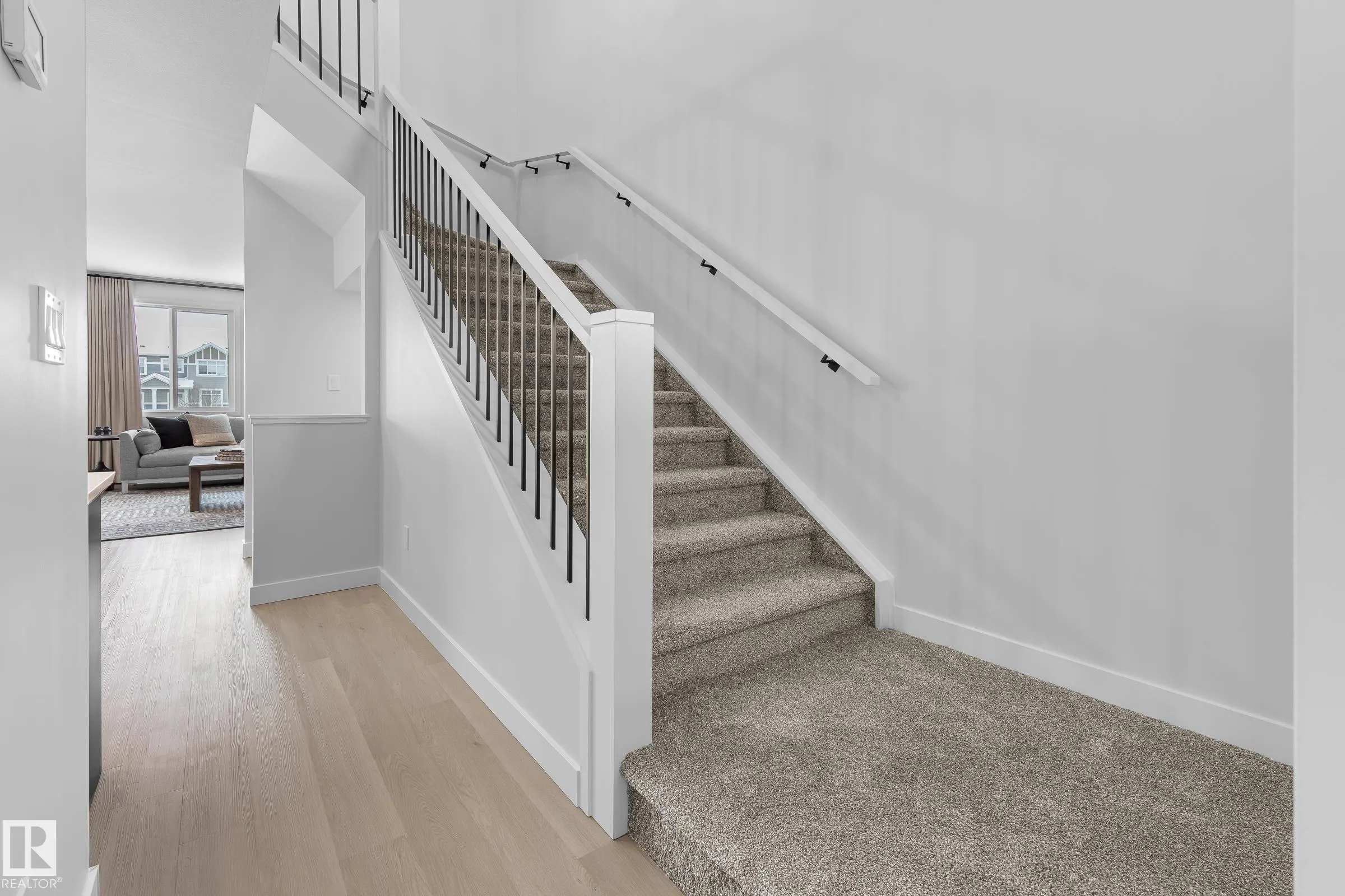 833 ROWAN Close