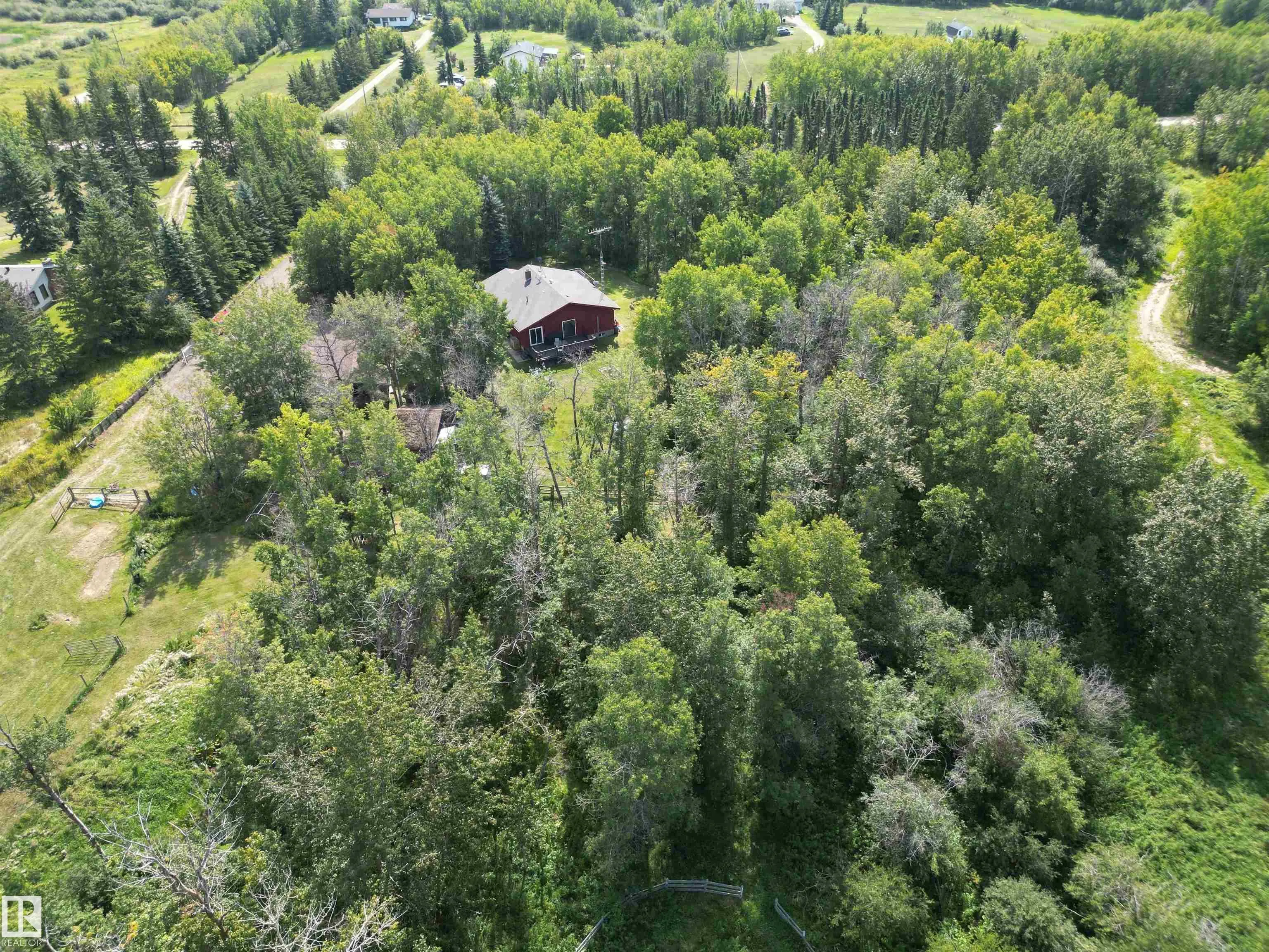 52152 RGE ROAD 210