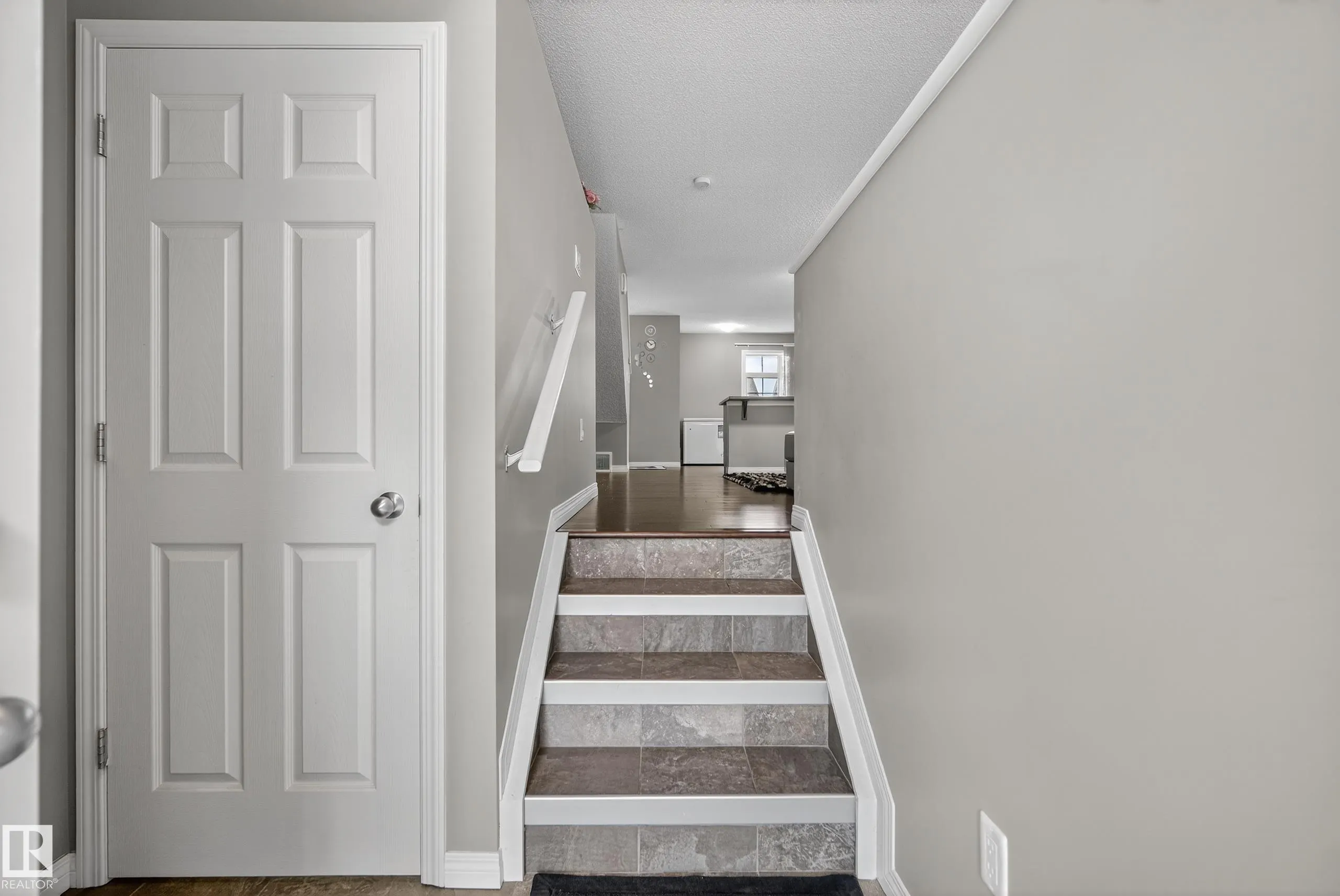 #2 9151 shaw way
