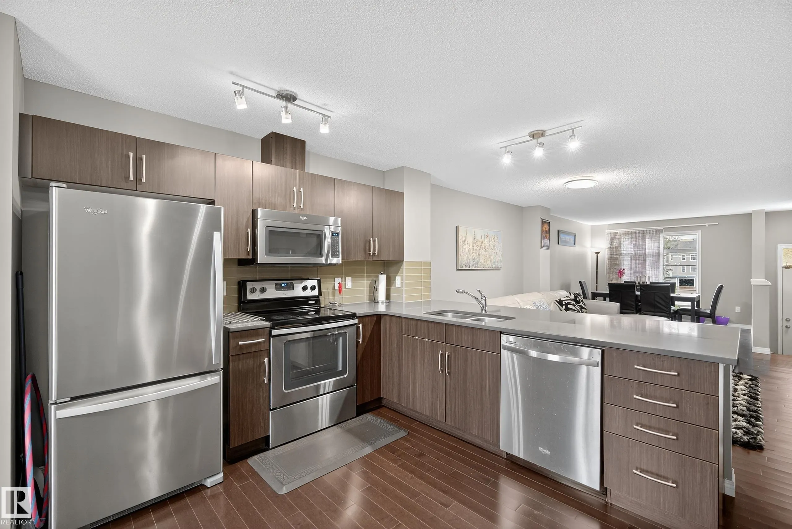 #2 9151 shaw way