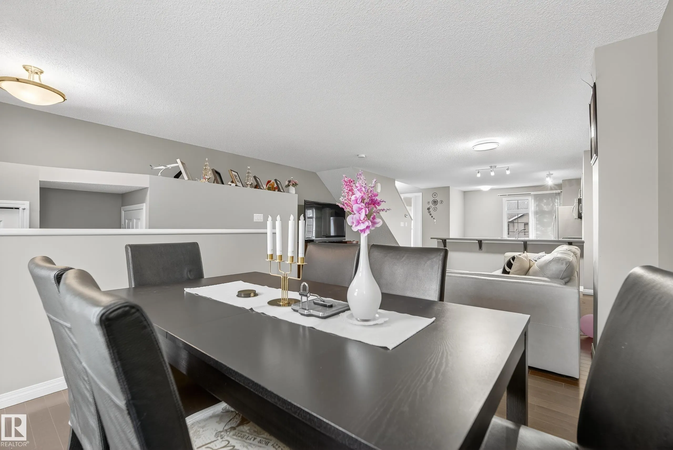 #2 9151 shaw way