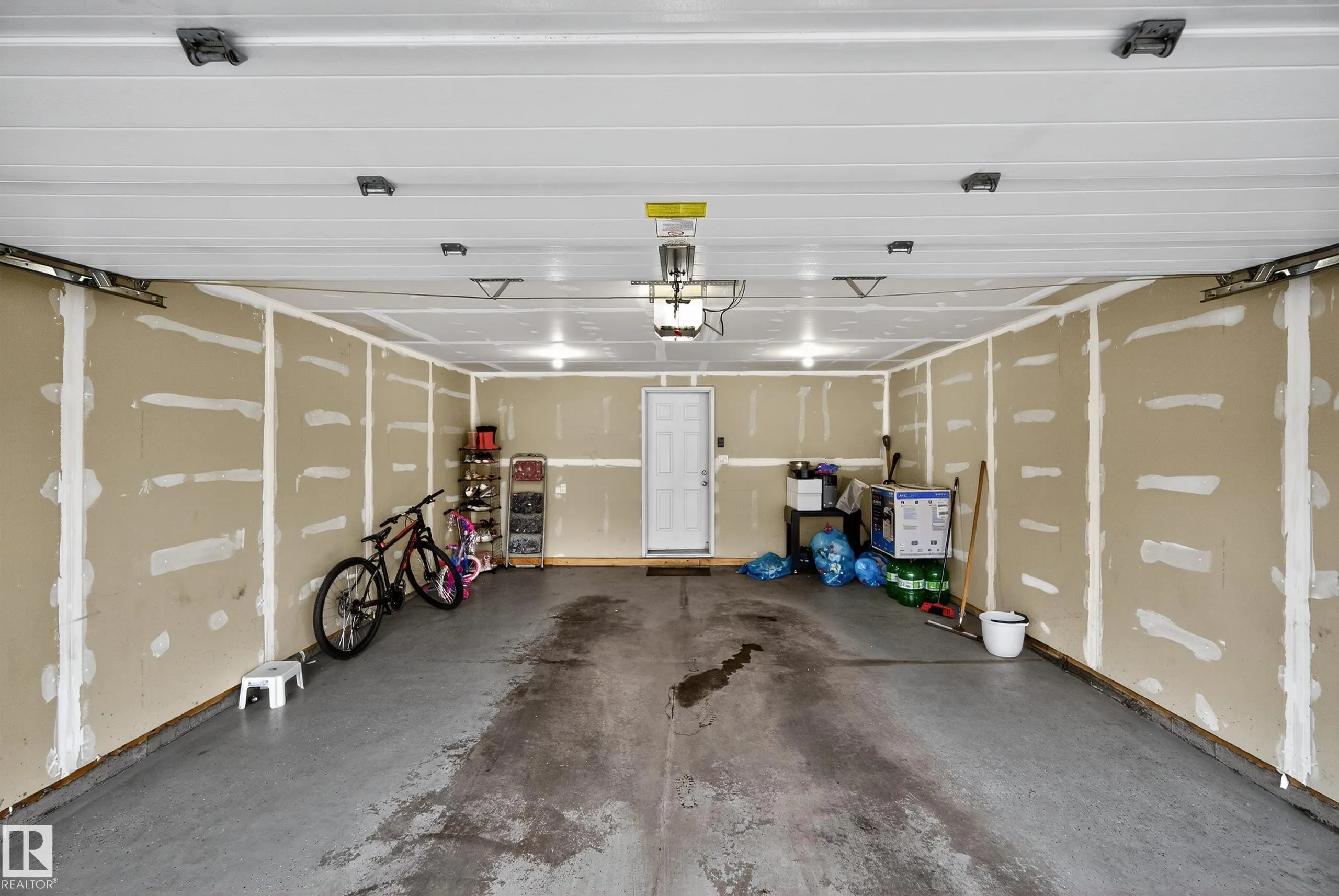 #2 9151 shaw way