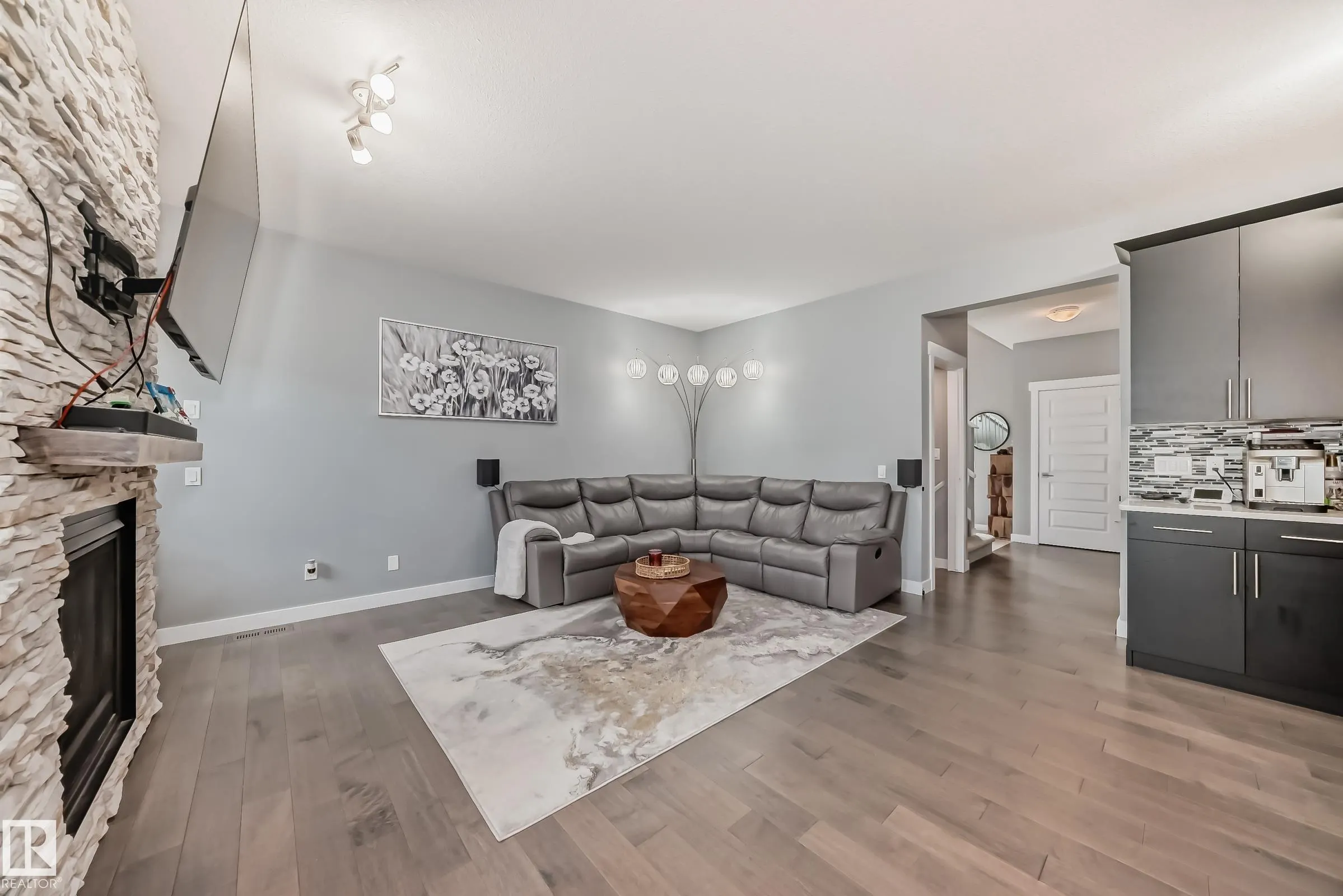 3075 CARPENTER LANDING Landing