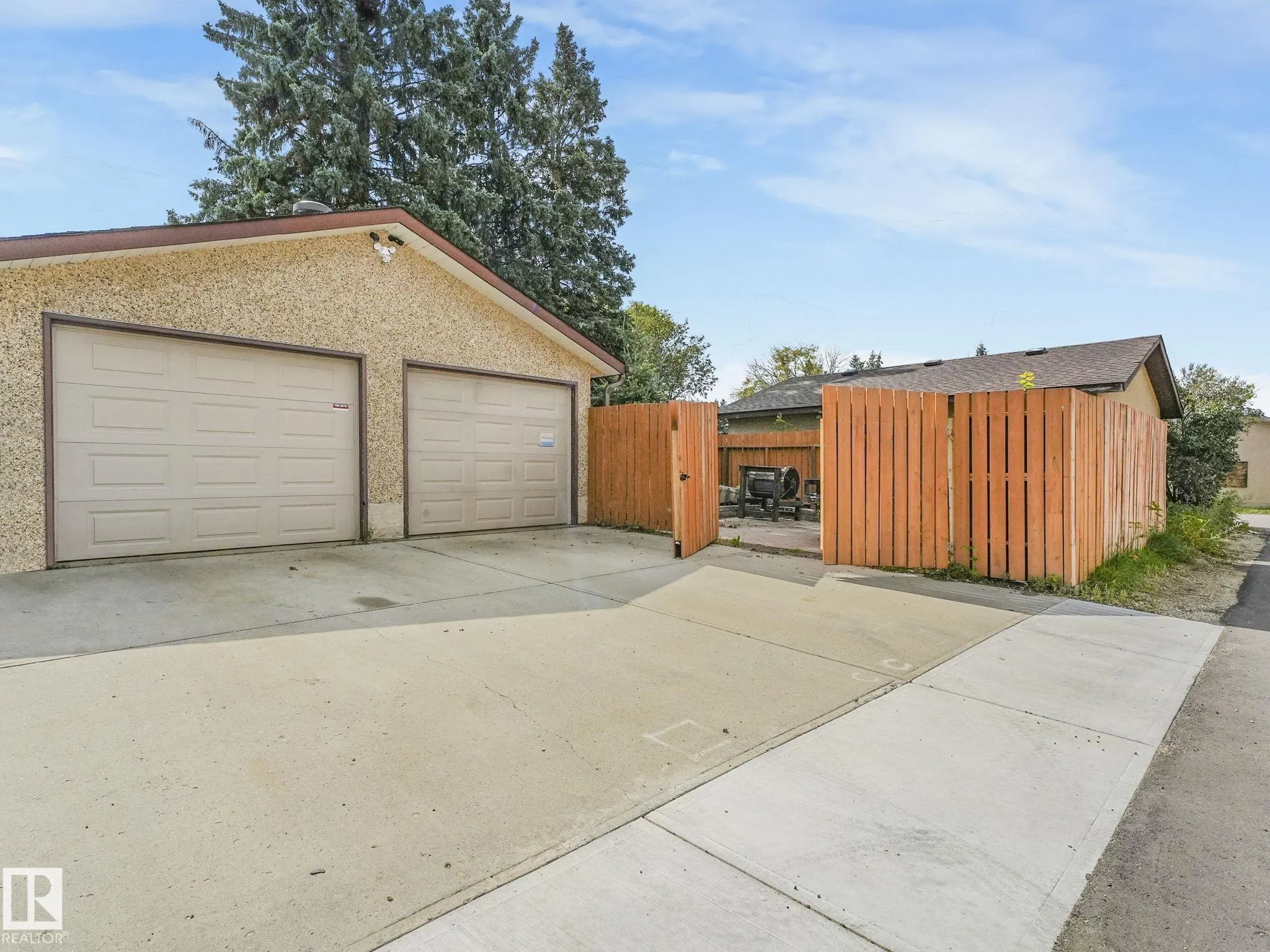 3608 15 Avenue