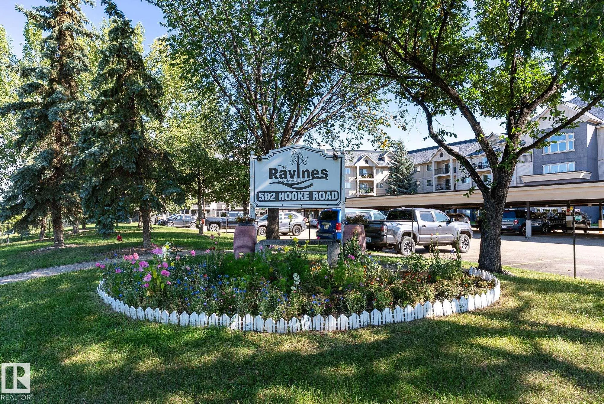 592 HOOKE Road