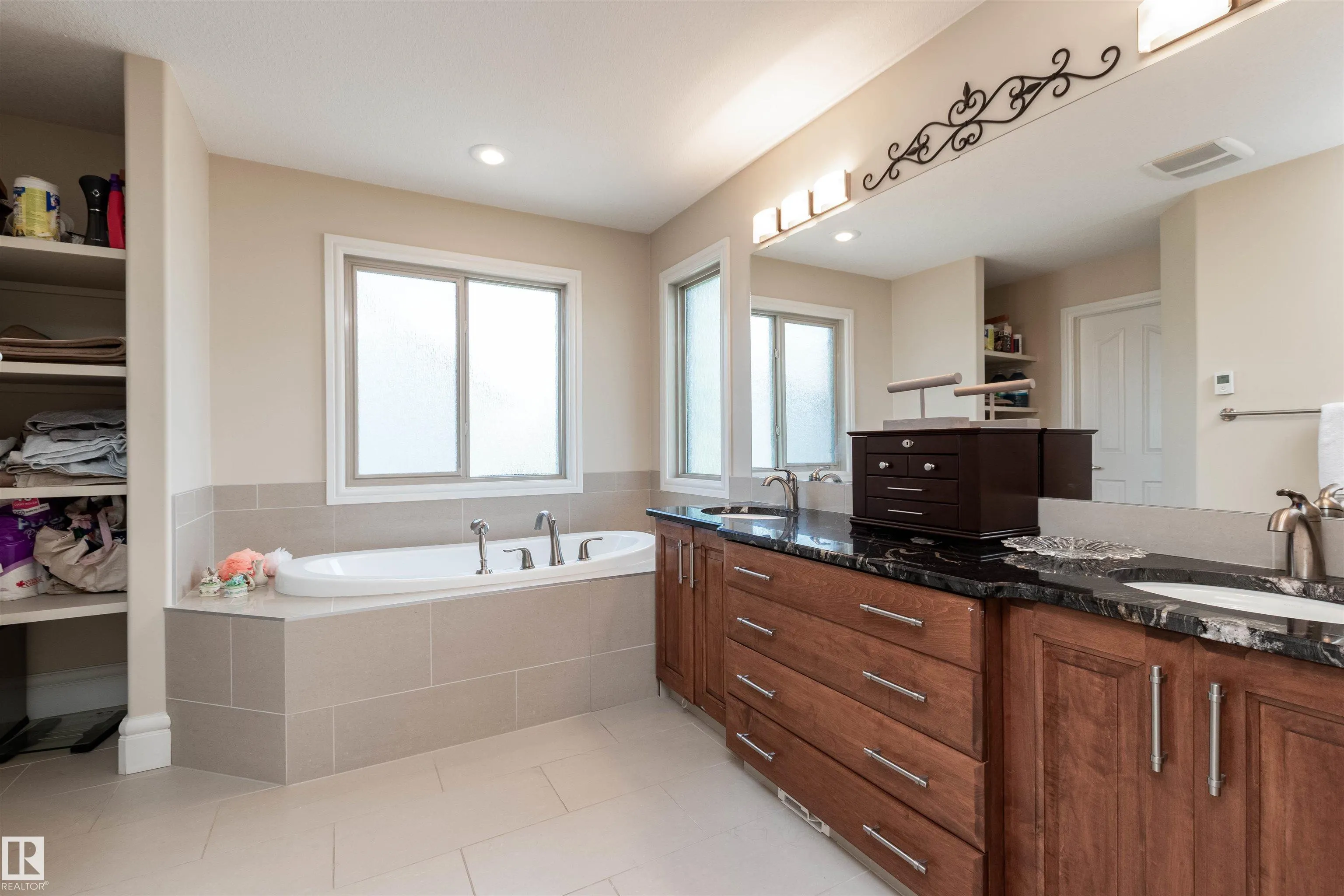 5420 SUNVIEW Bay