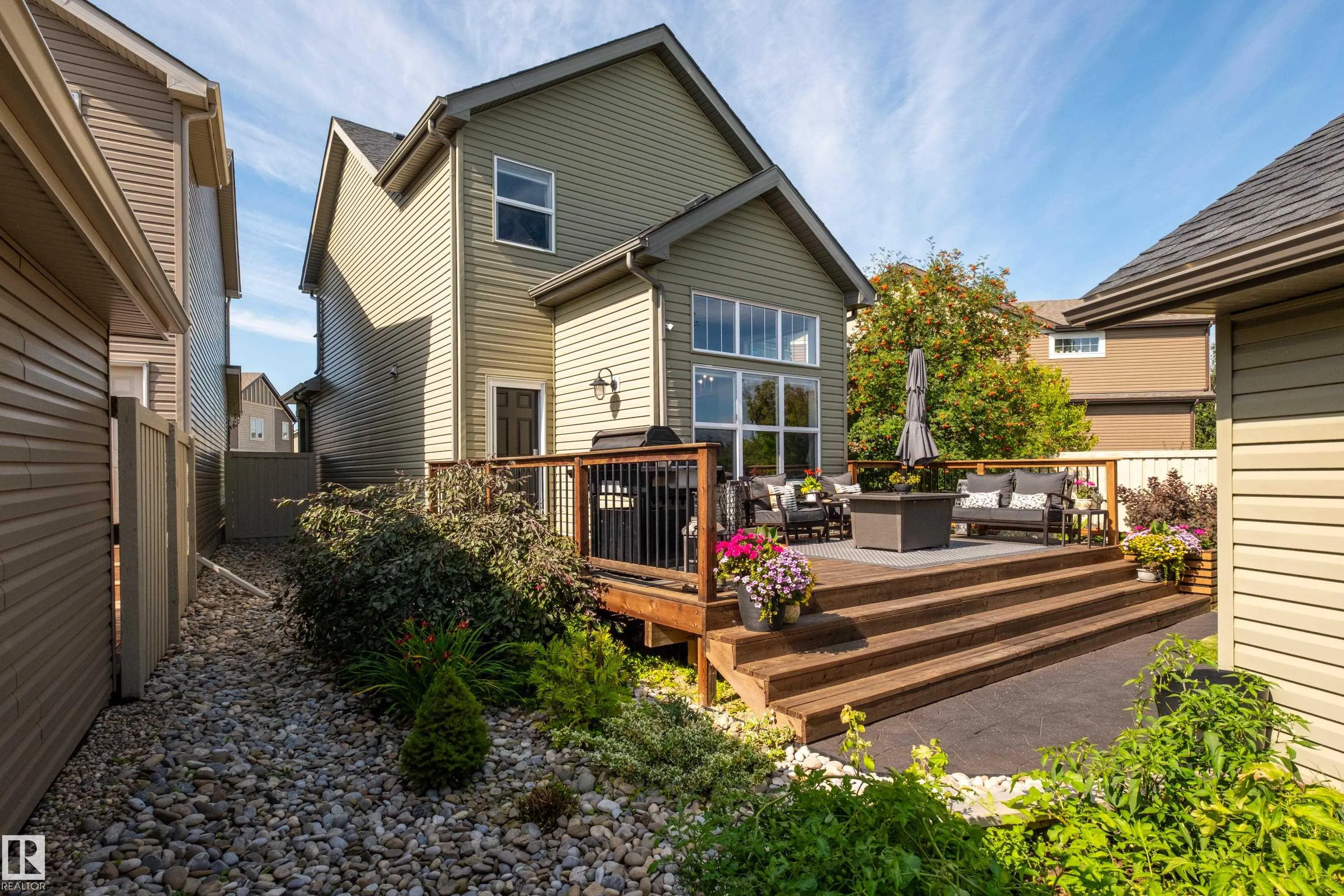 3053 Arthurs Crescent