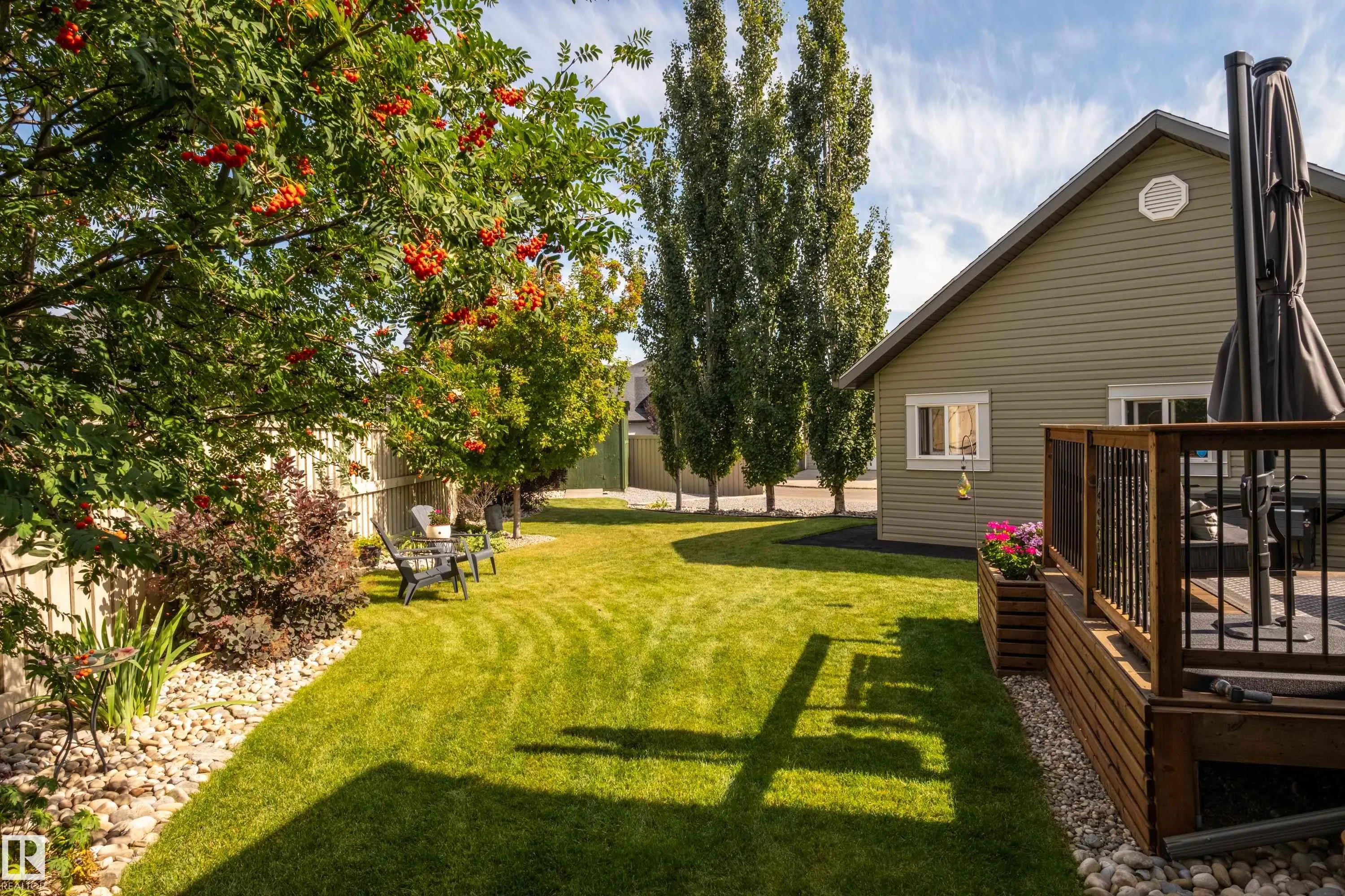 3053 Arthurs Crescent