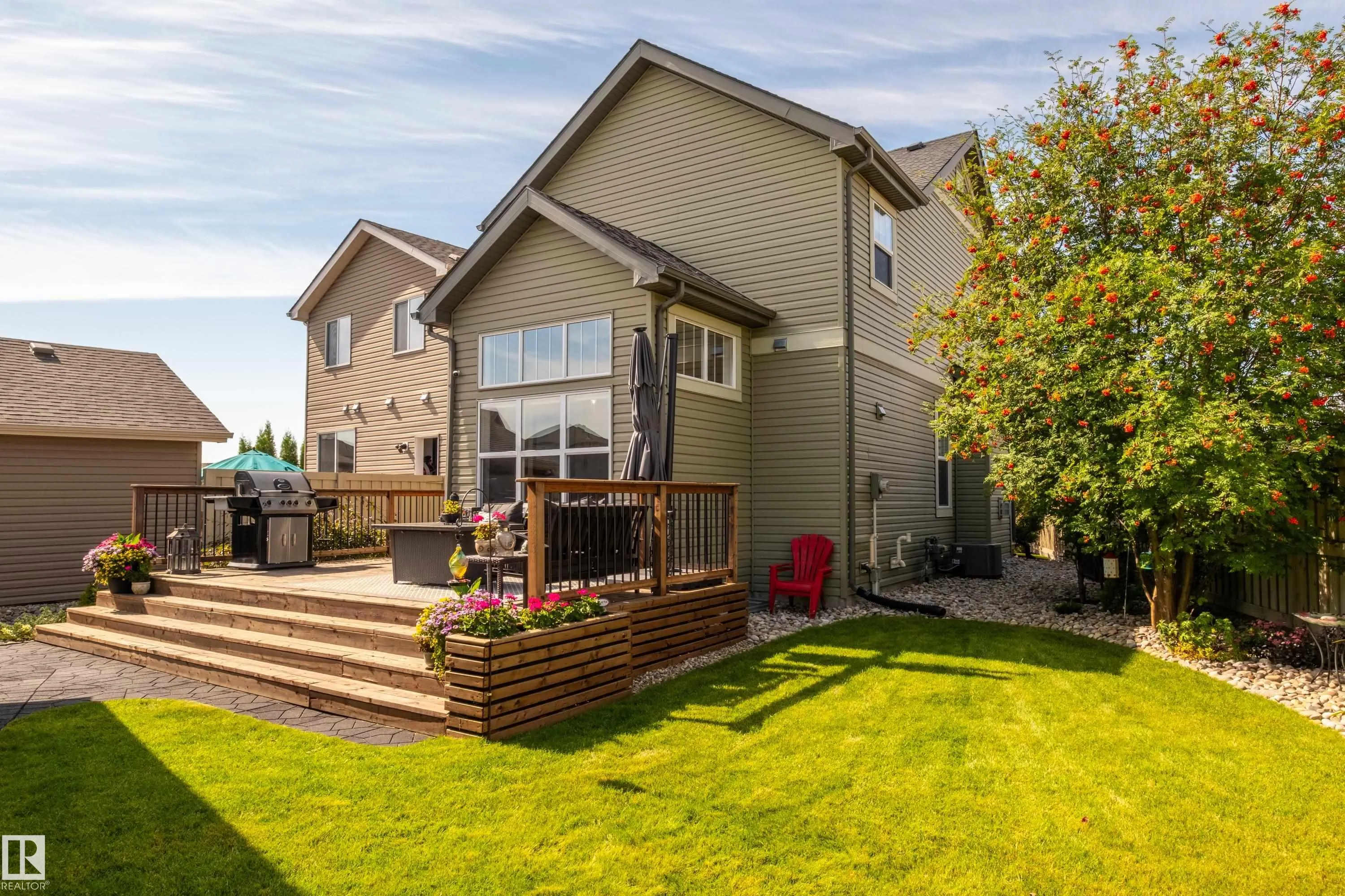 3053 Arthurs Crescent