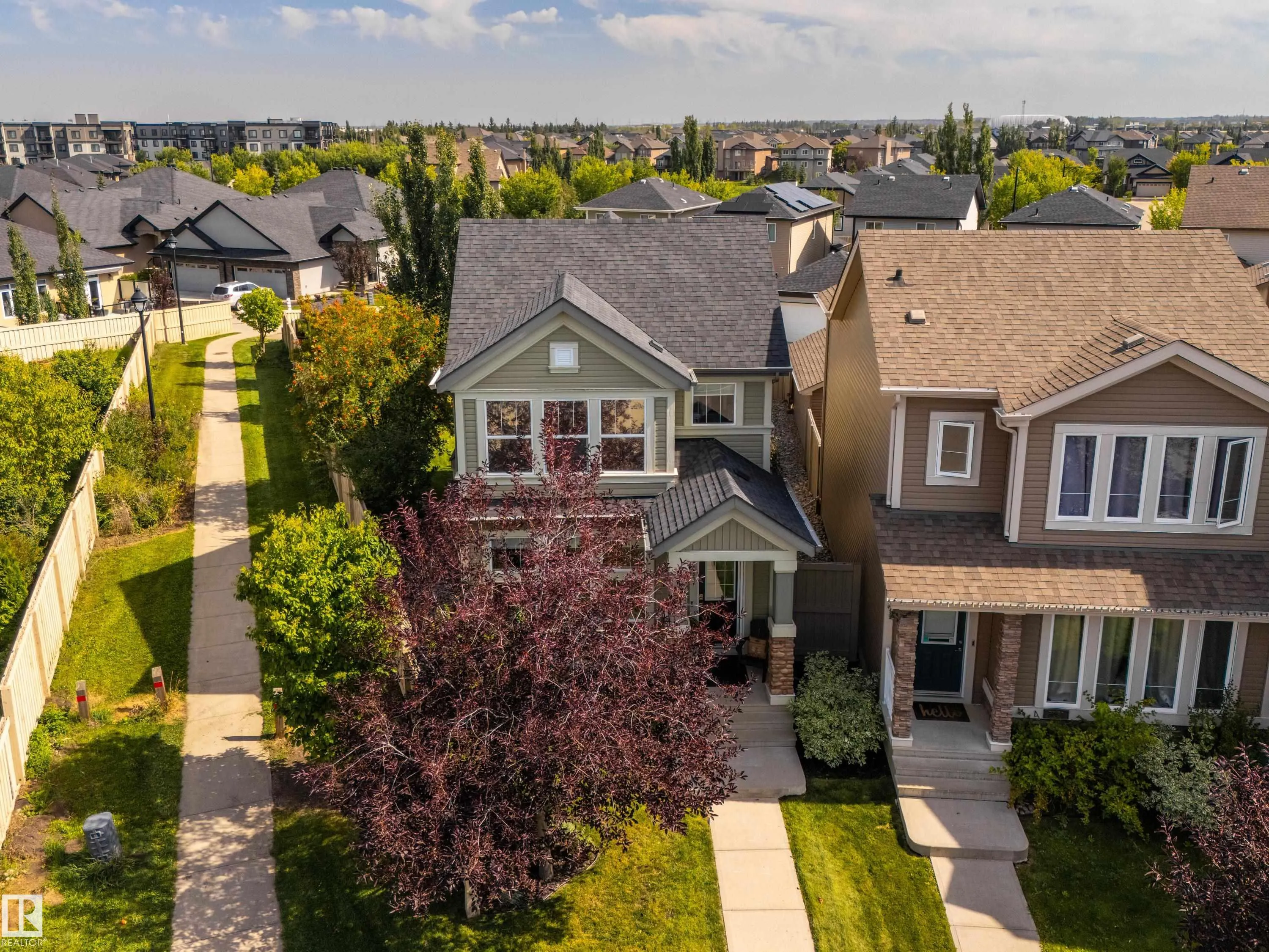 3053 Arthurs Crescent