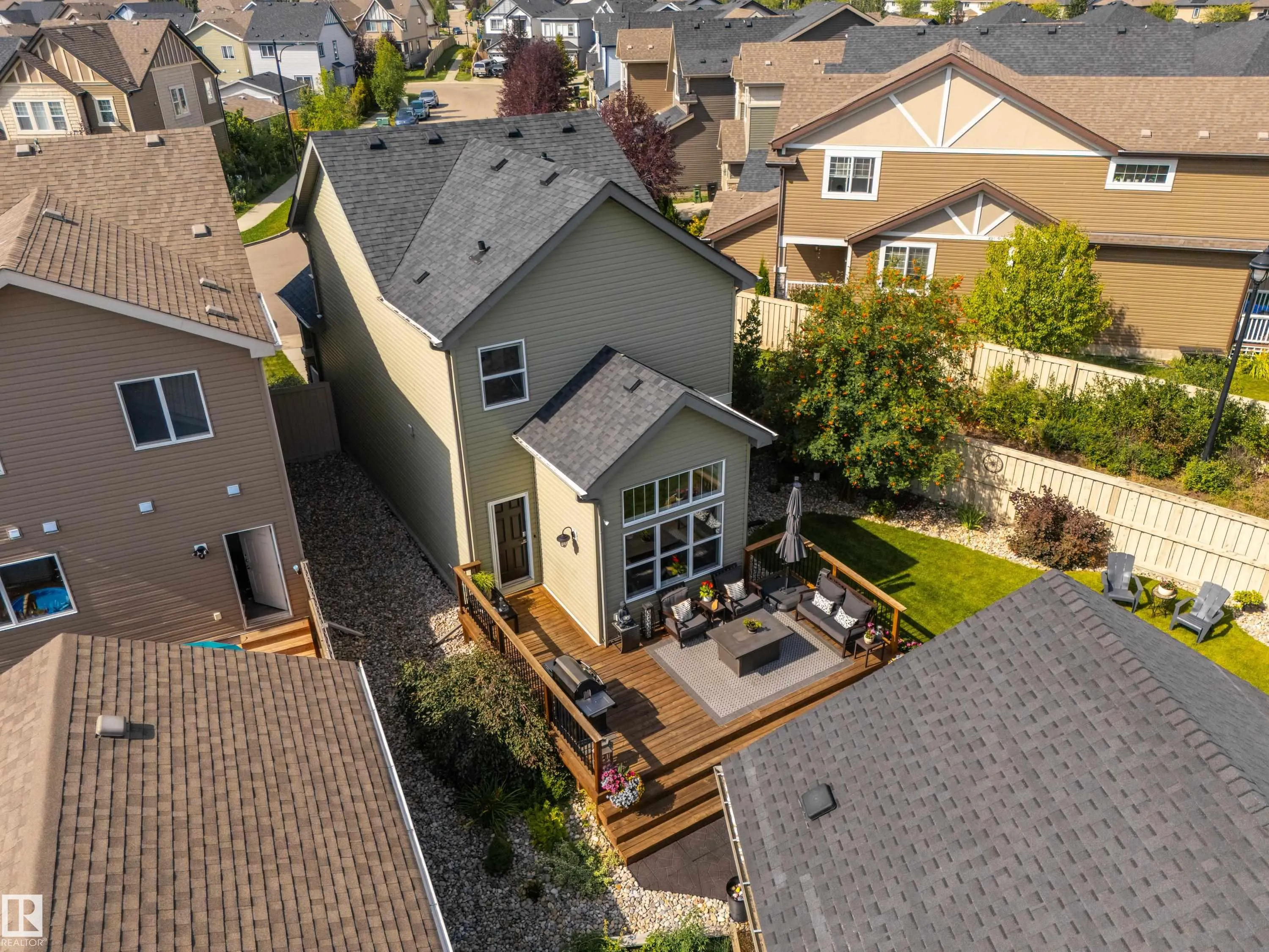 3053 Arthurs Crescent