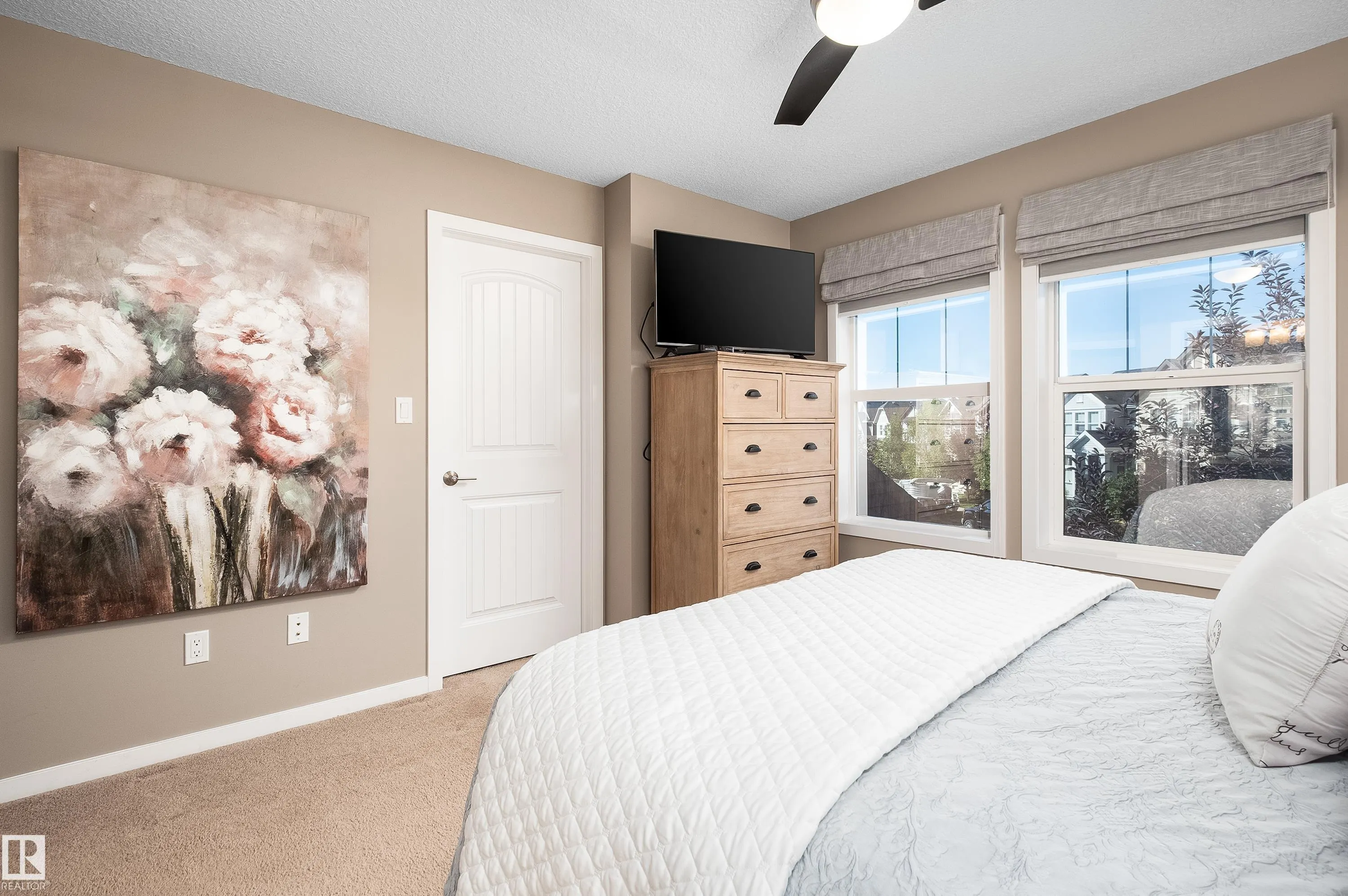 3053 Arthurs Crescent