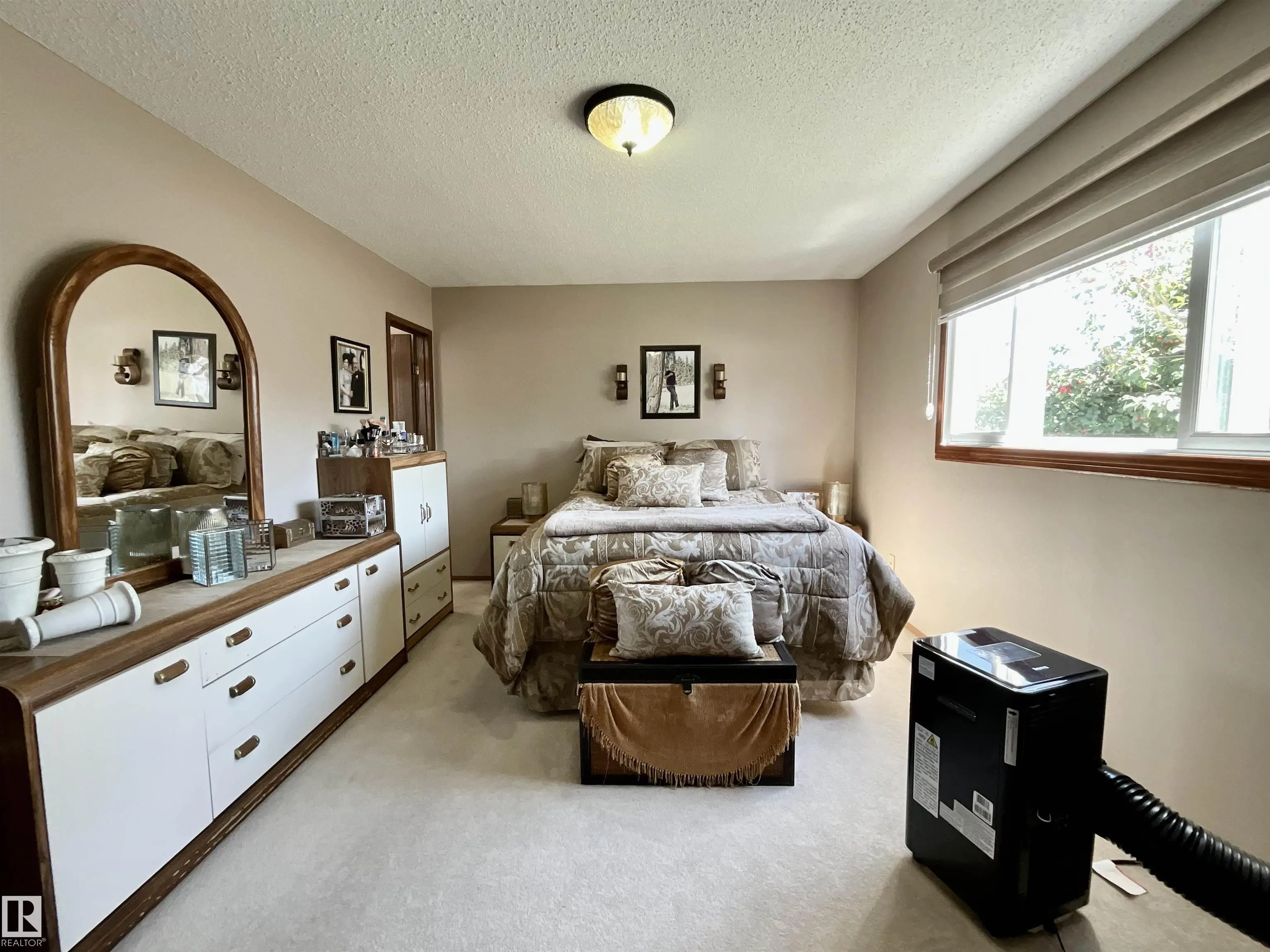 11031 166 Avenue