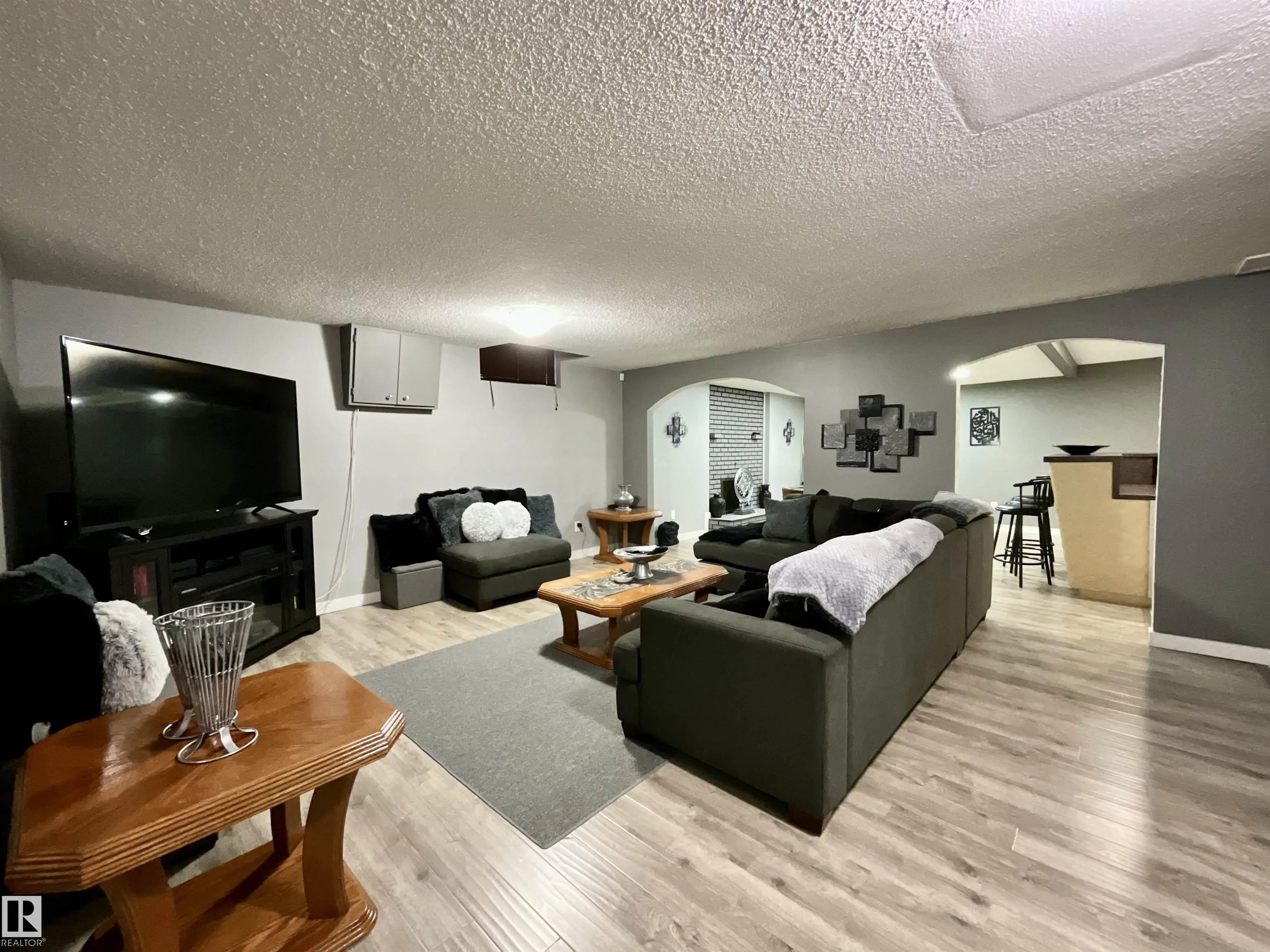 11031 166 Avenue