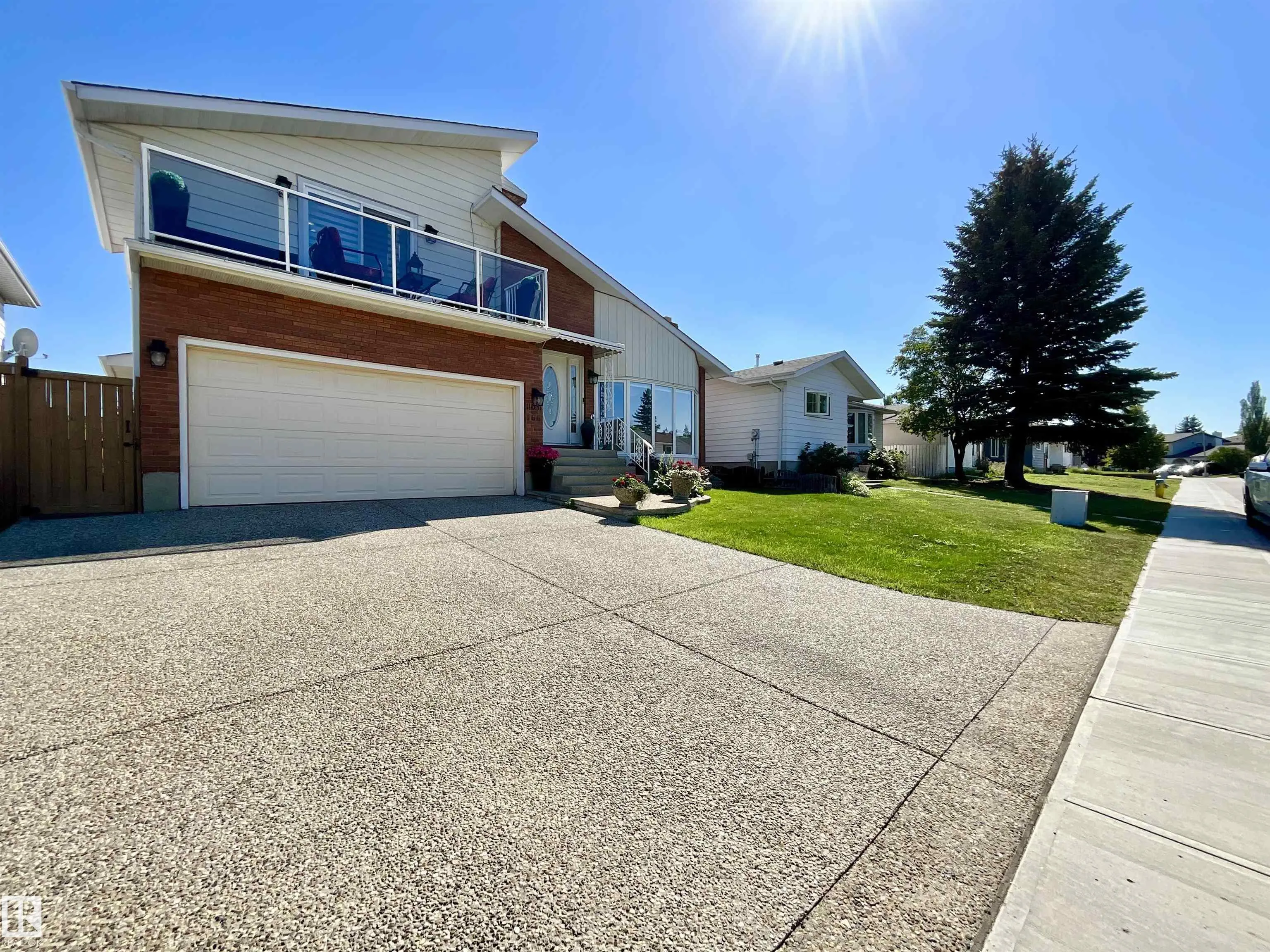 11031 166 Avenue