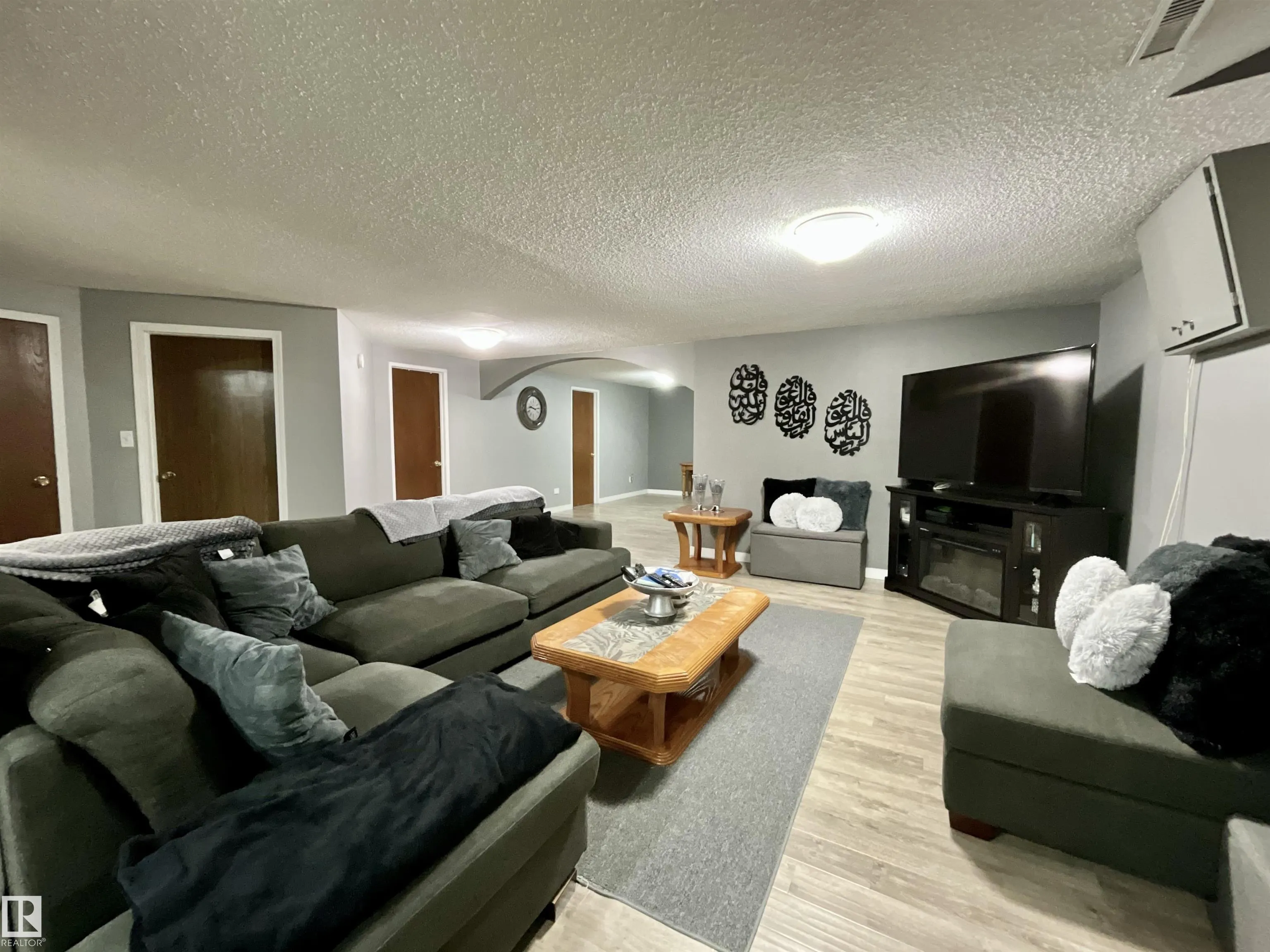 11031 166 Avenue