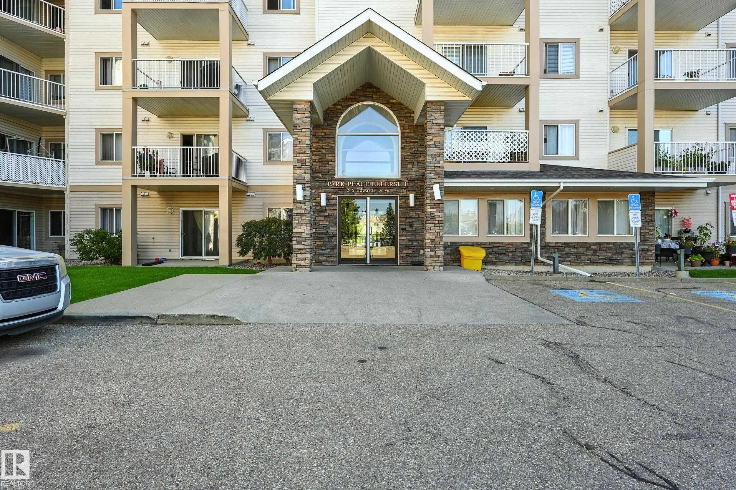 245 EDWARDS Drive