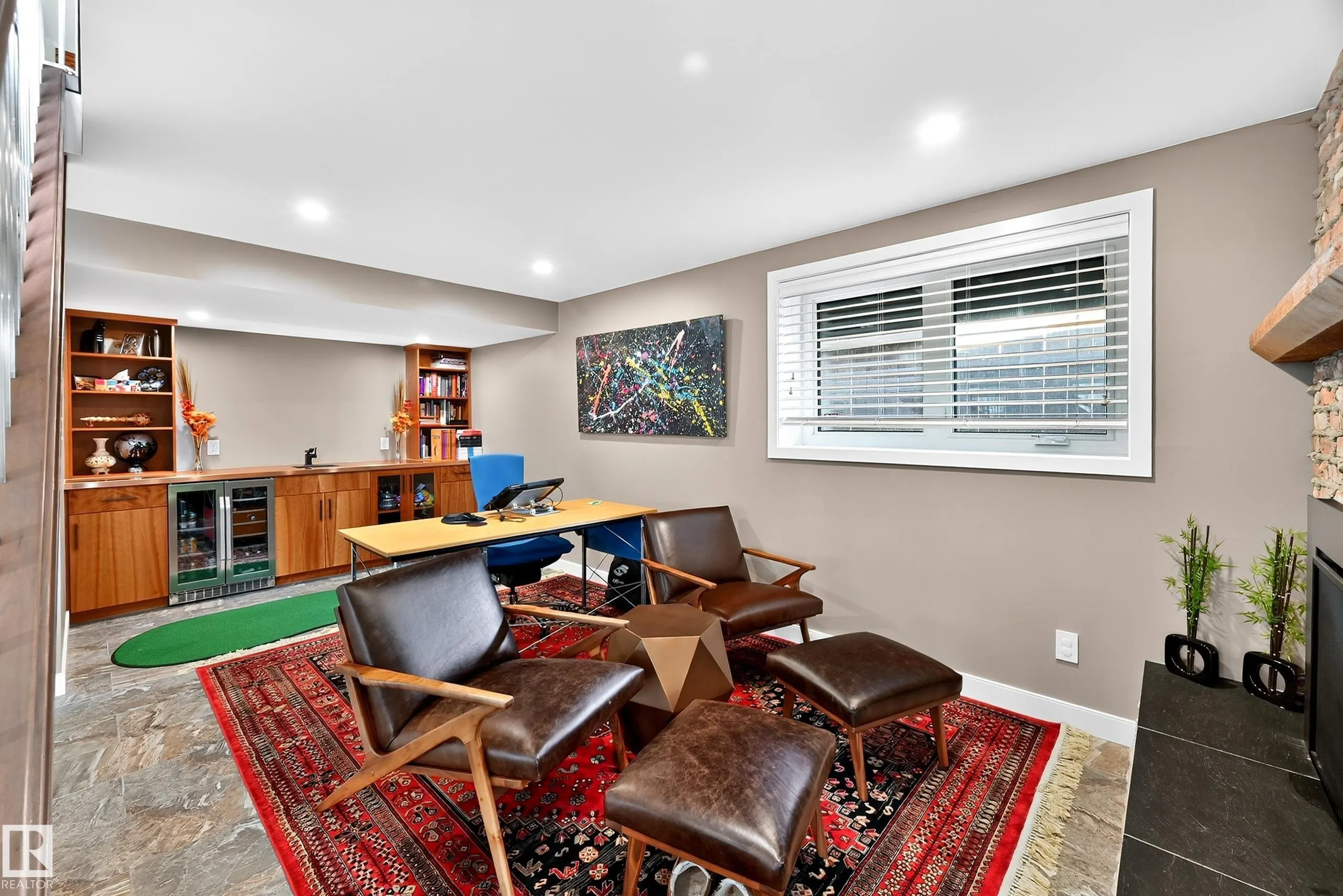 87 LOMBARD Crescent