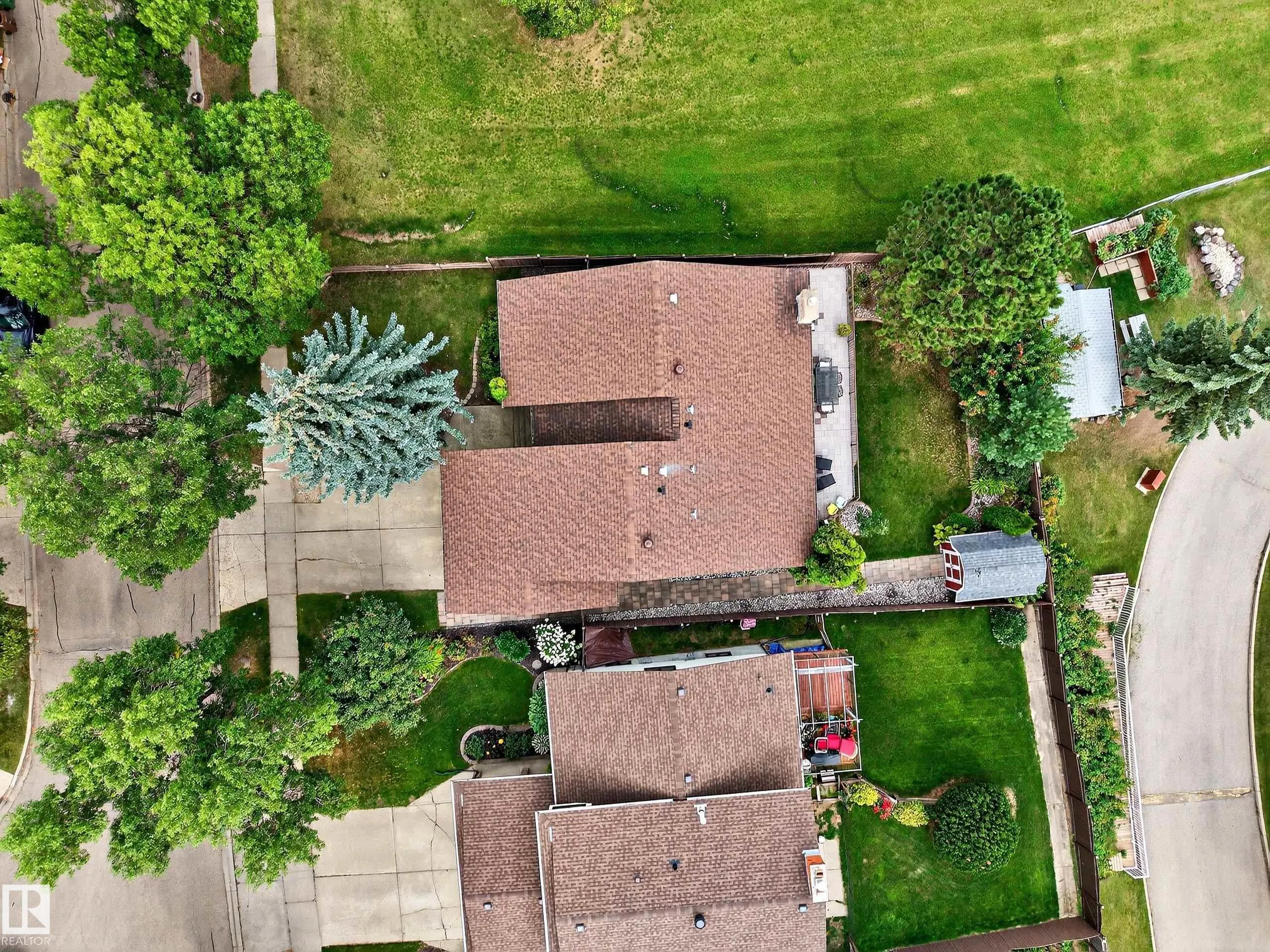 87 LOMBARD Crescent