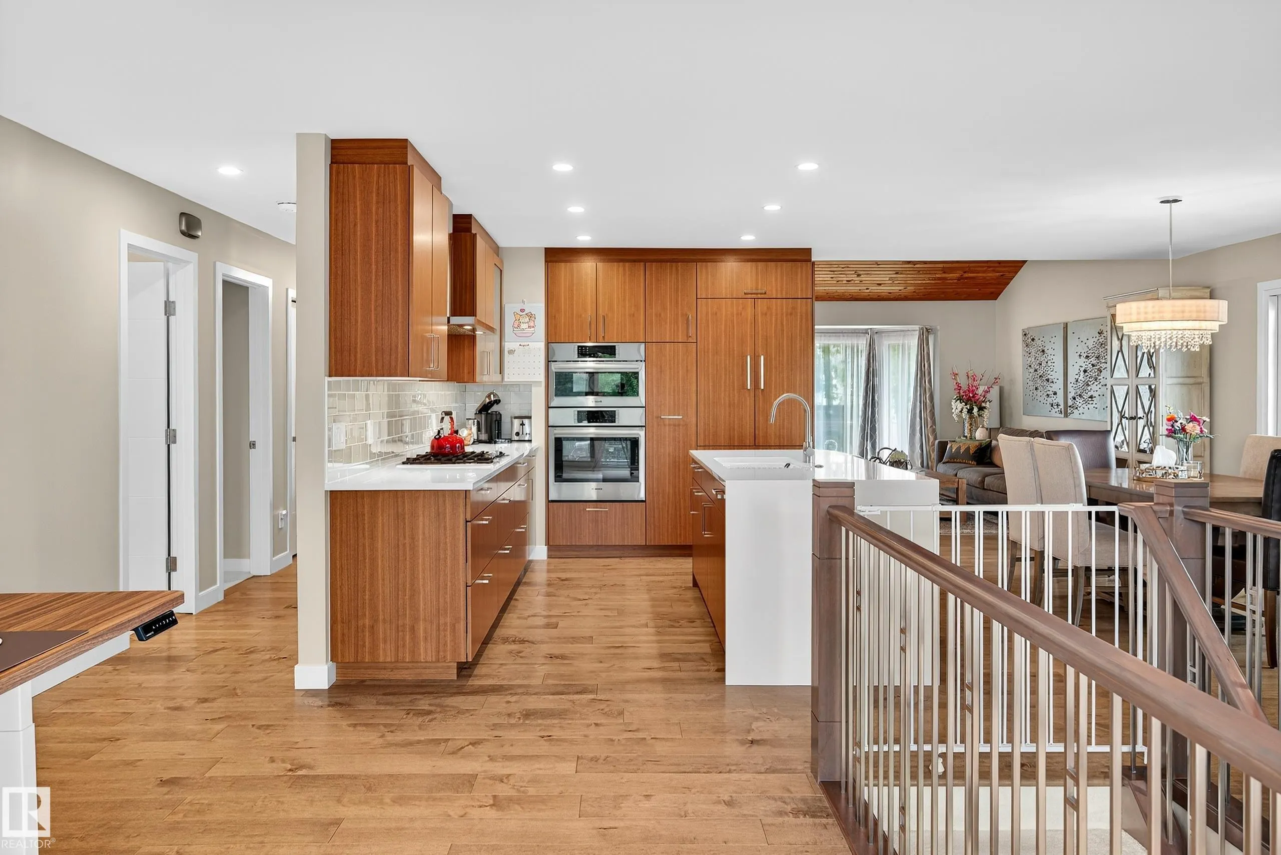 87 LOMBARD Crescent