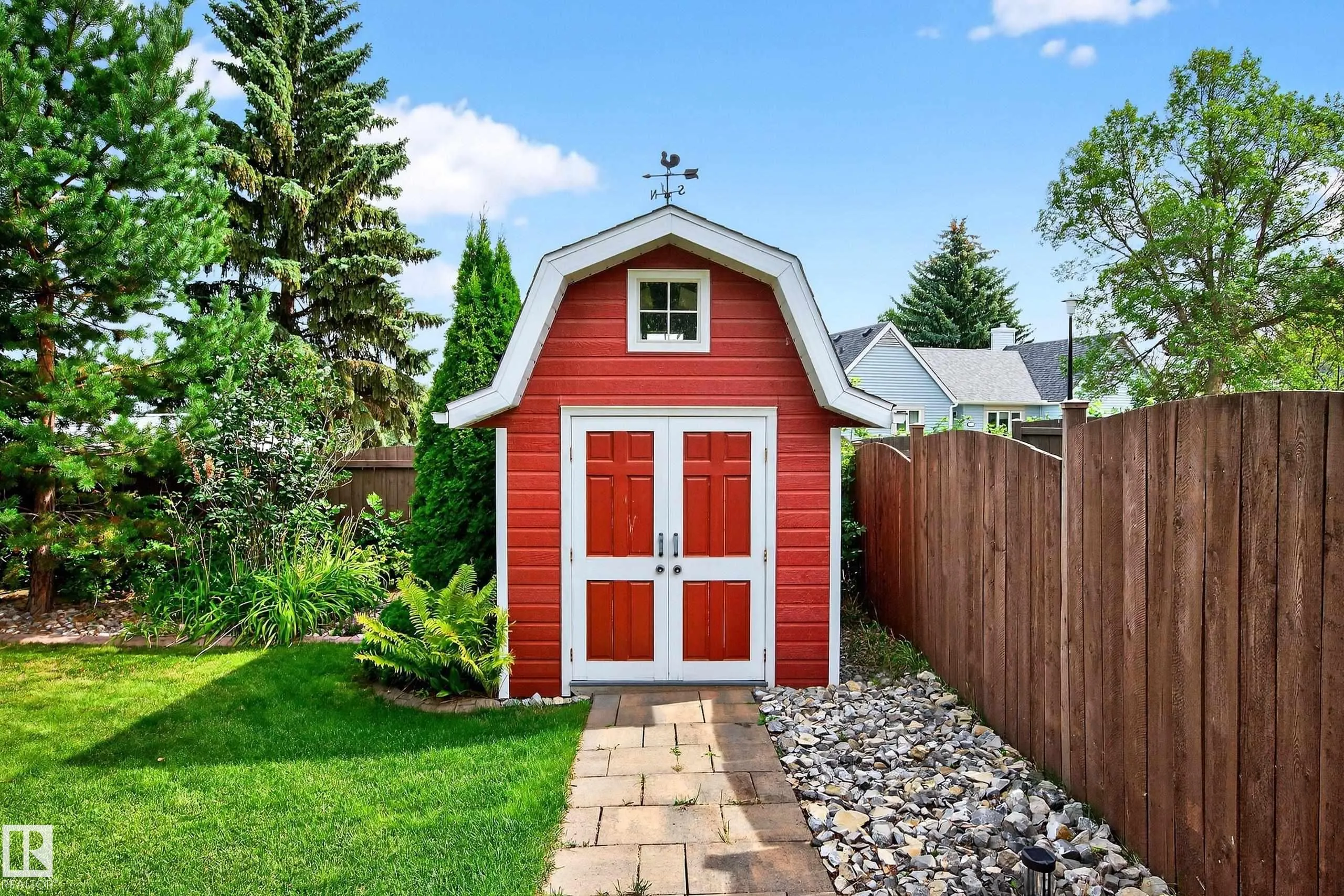 87 LOMBARD Crescent