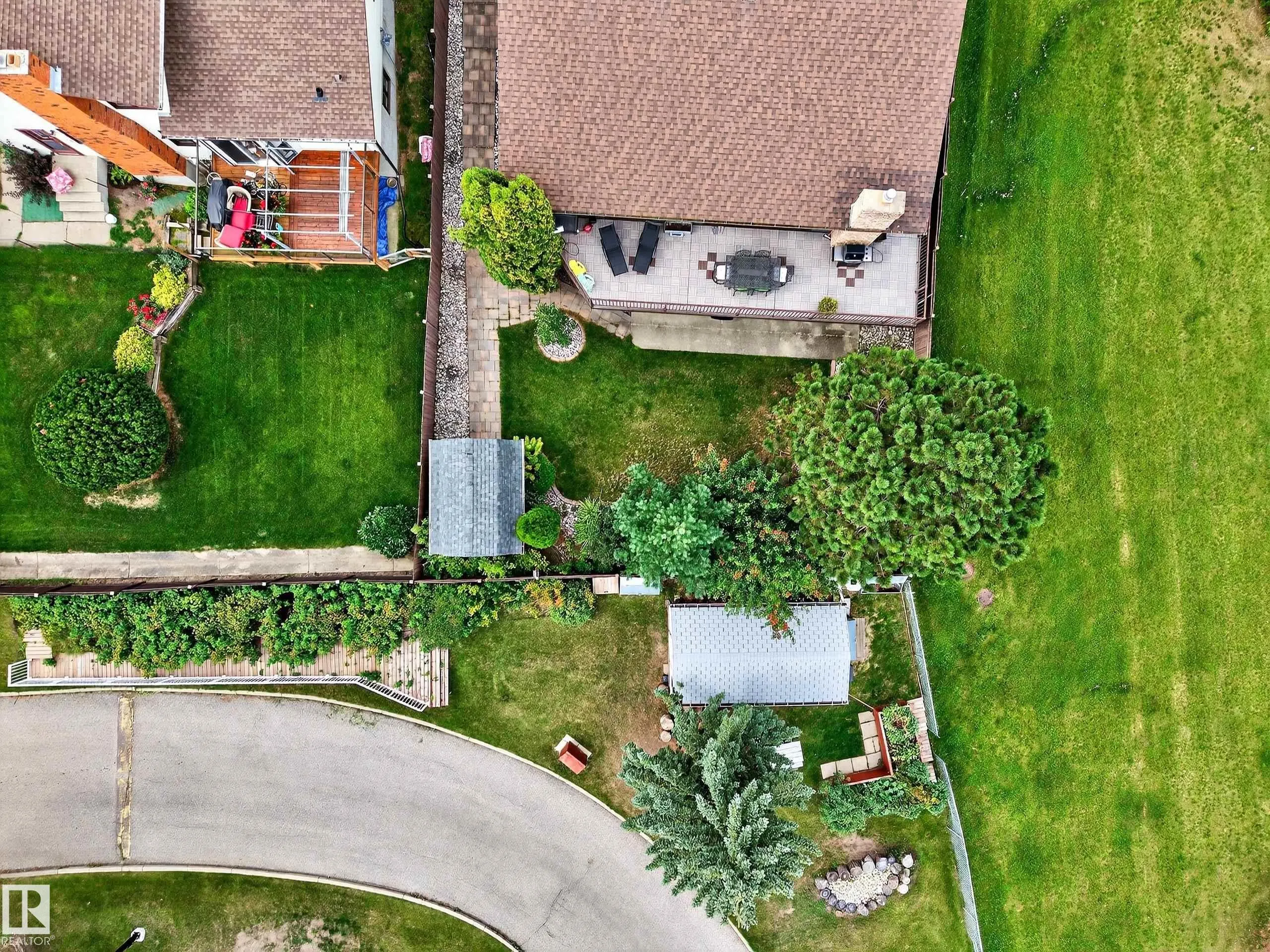 87 LOMBARD Crescent