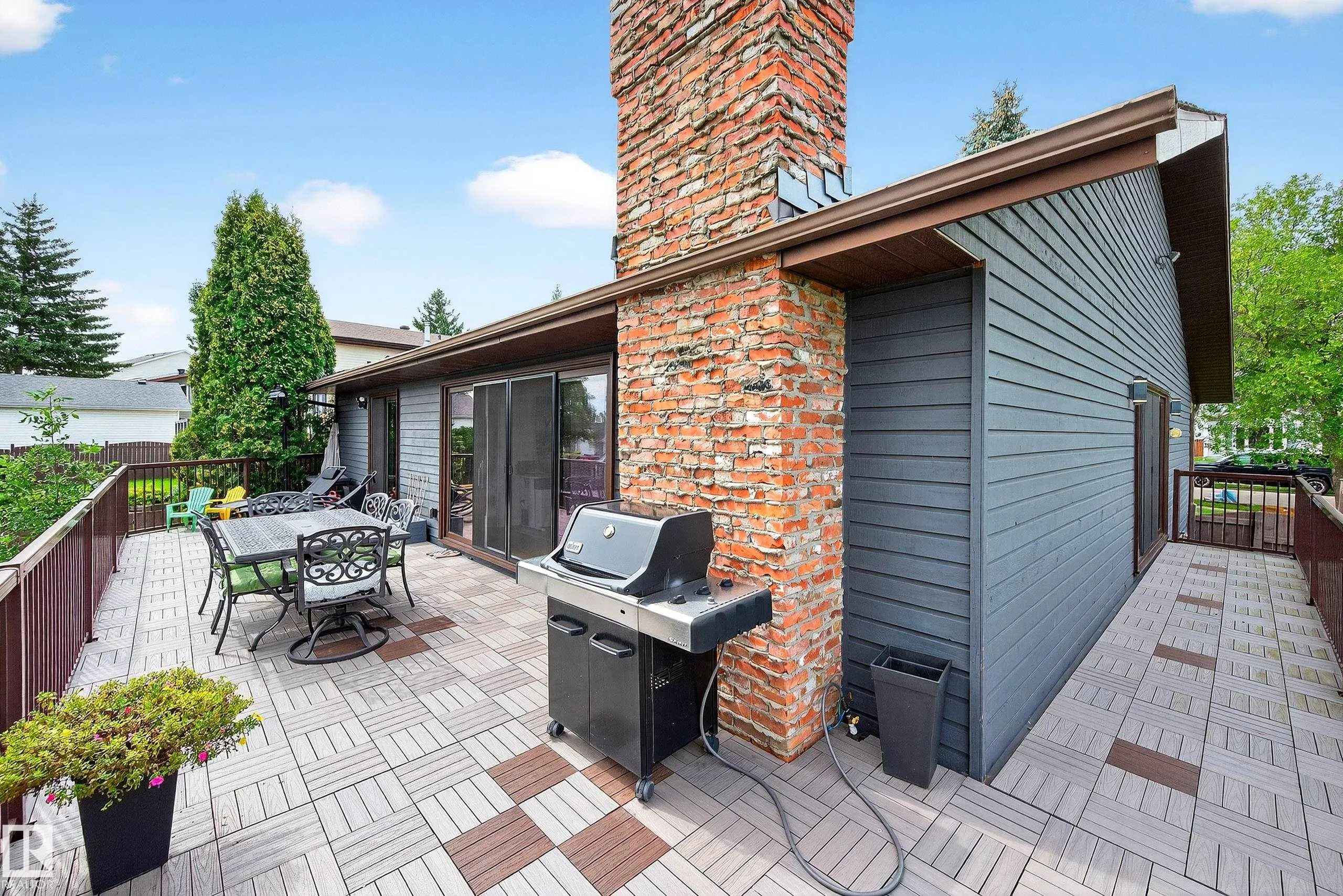 87 LOMBARD Crescent