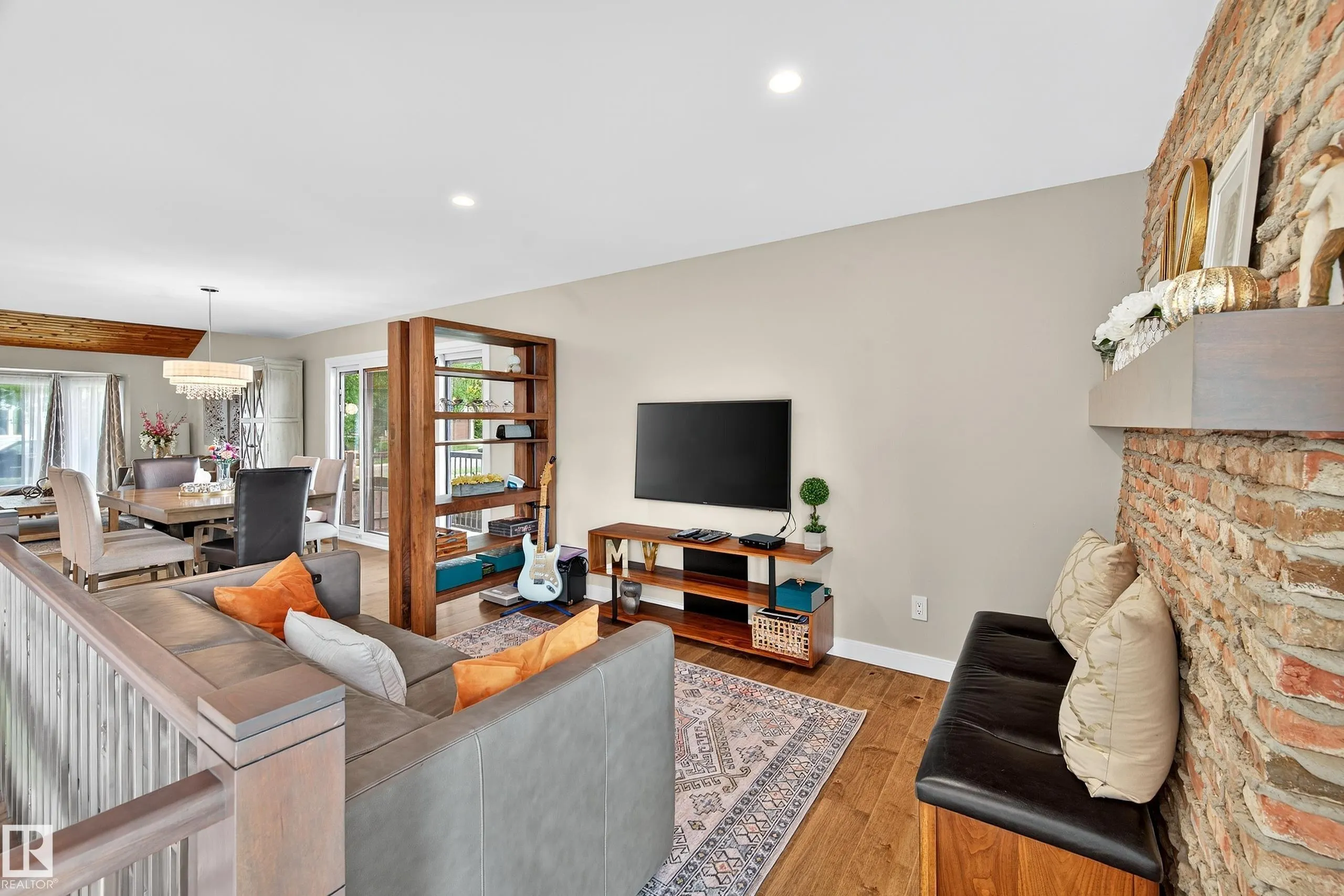 87 LOMBARD Crescent