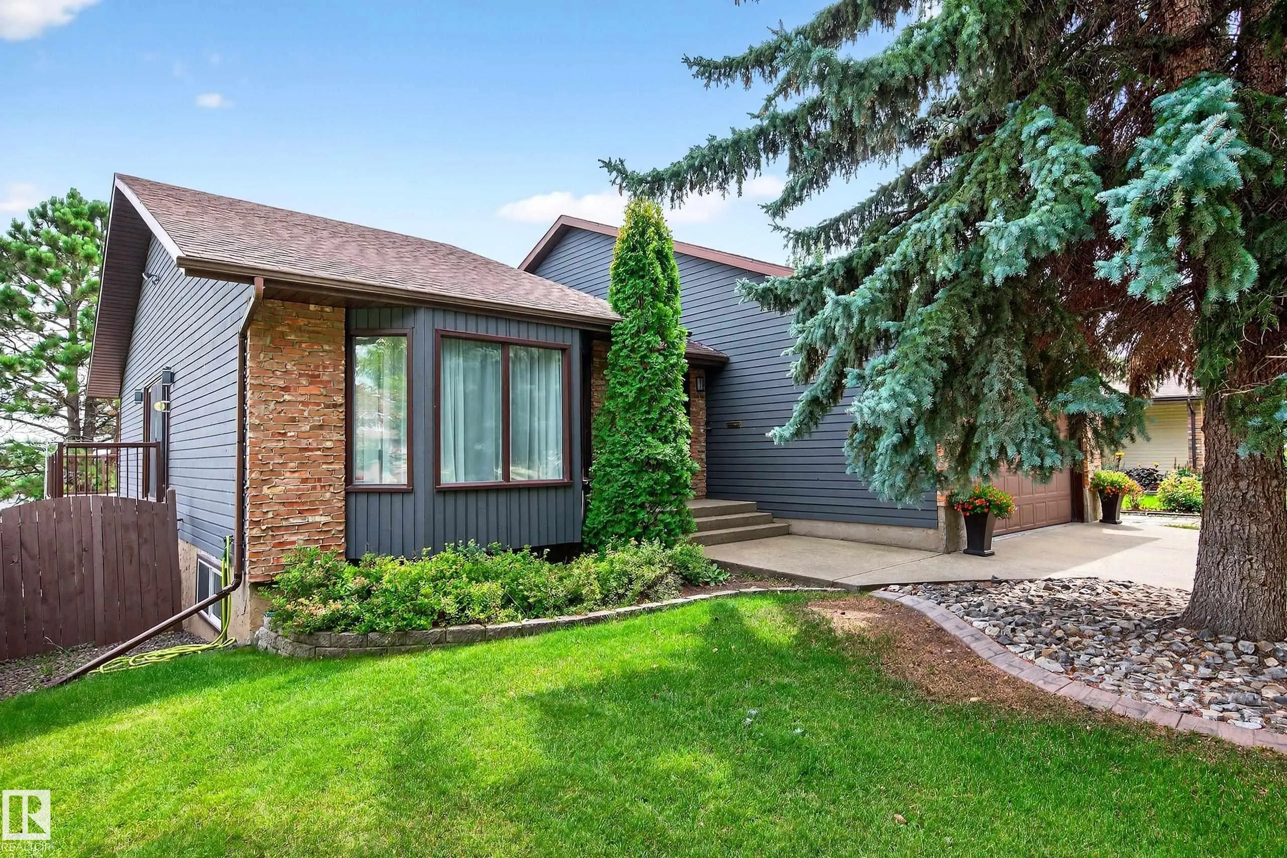 87 LOMBARD Crescent