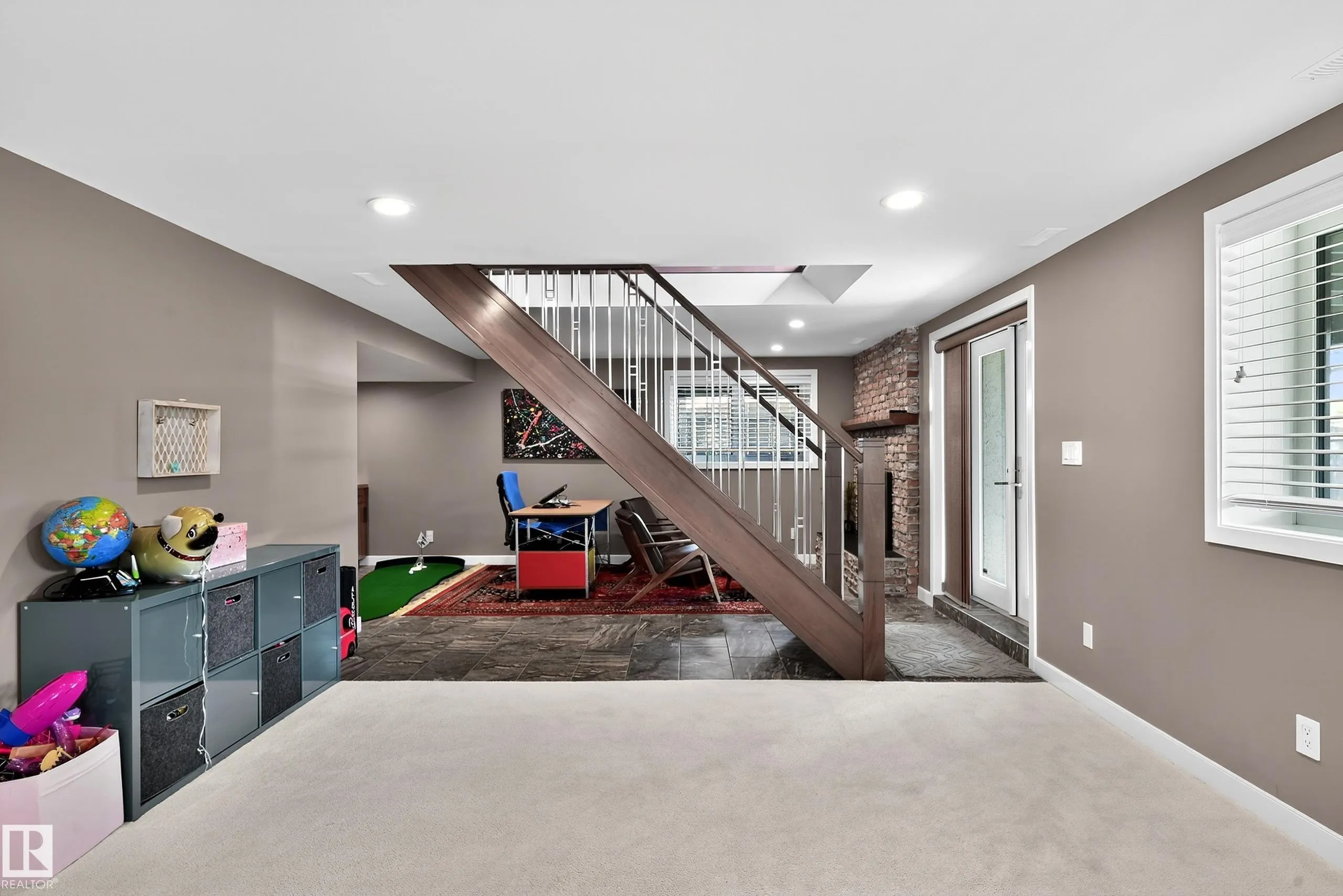 87 LOMBARD Crescent