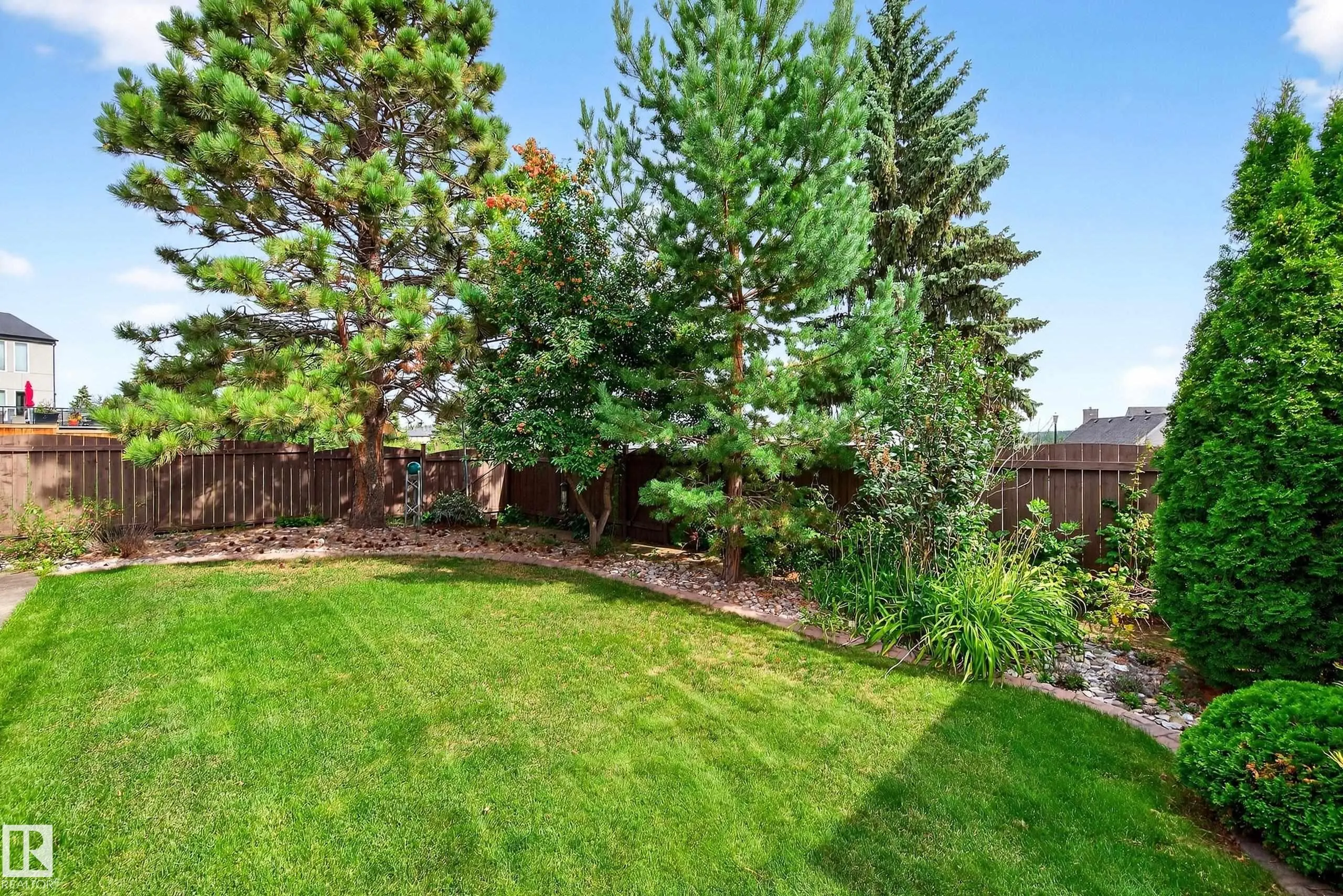 87 LOMBARD Crescent