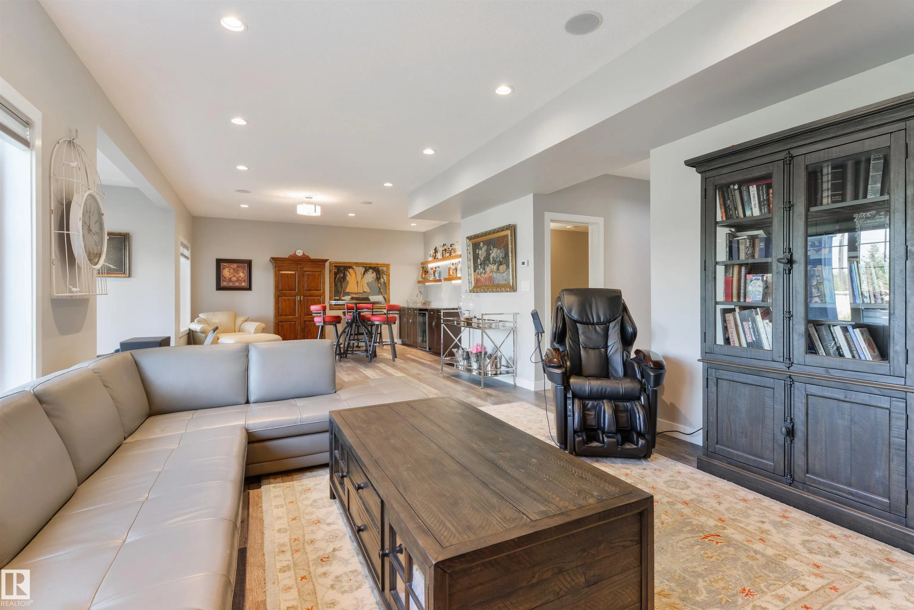 3961 KENNEDY Crescent