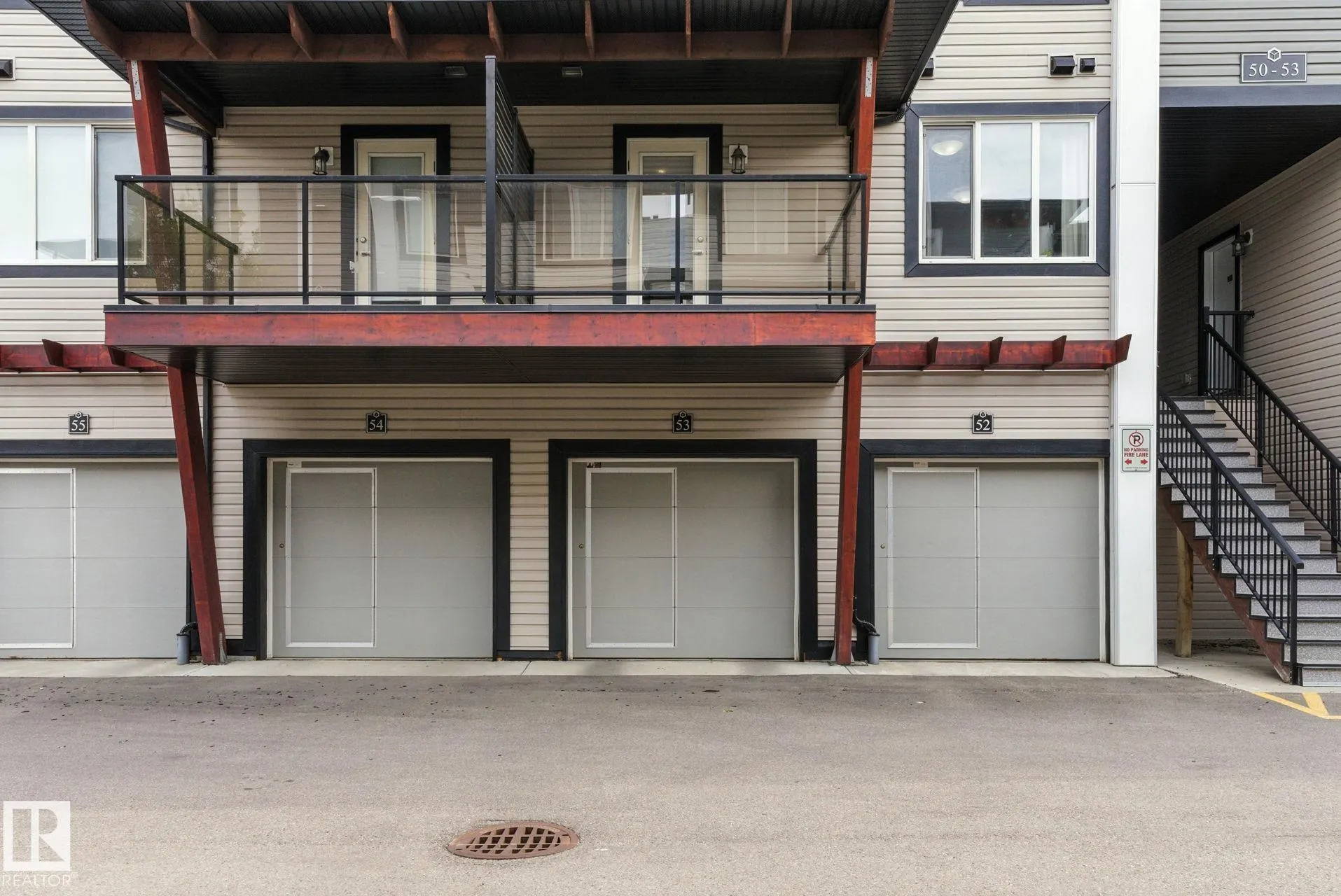 446 ALLARD Boulevard