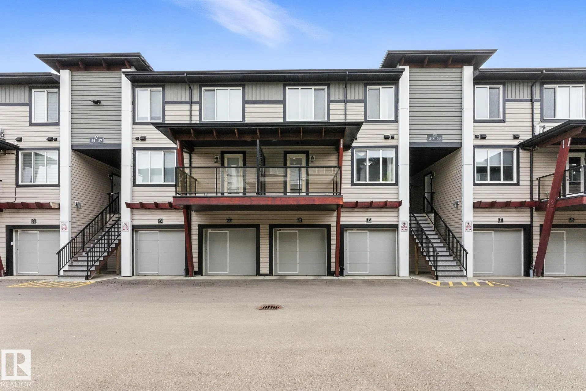 446 ALLARD Boulevard