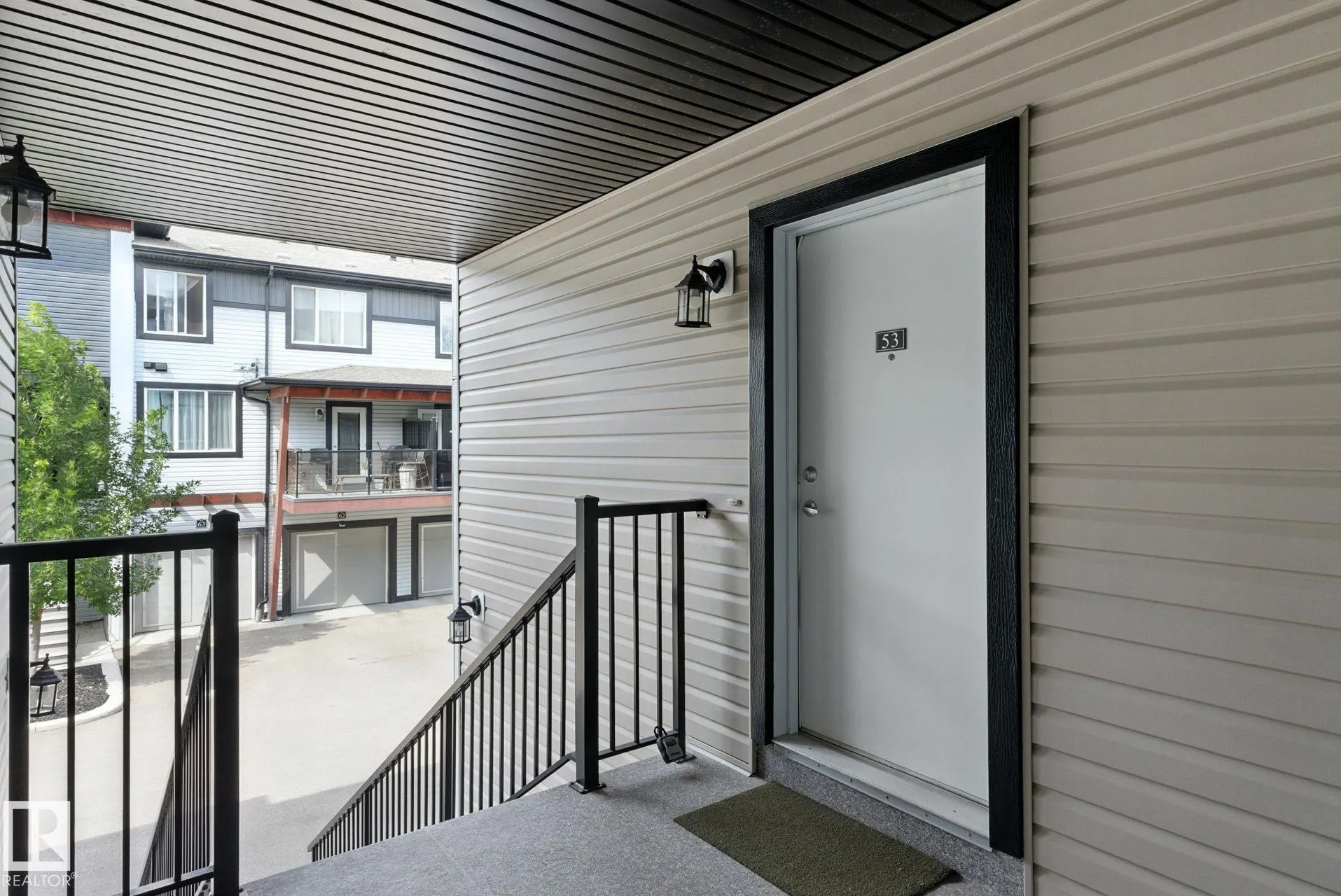 446 ALLARD Boulevard
