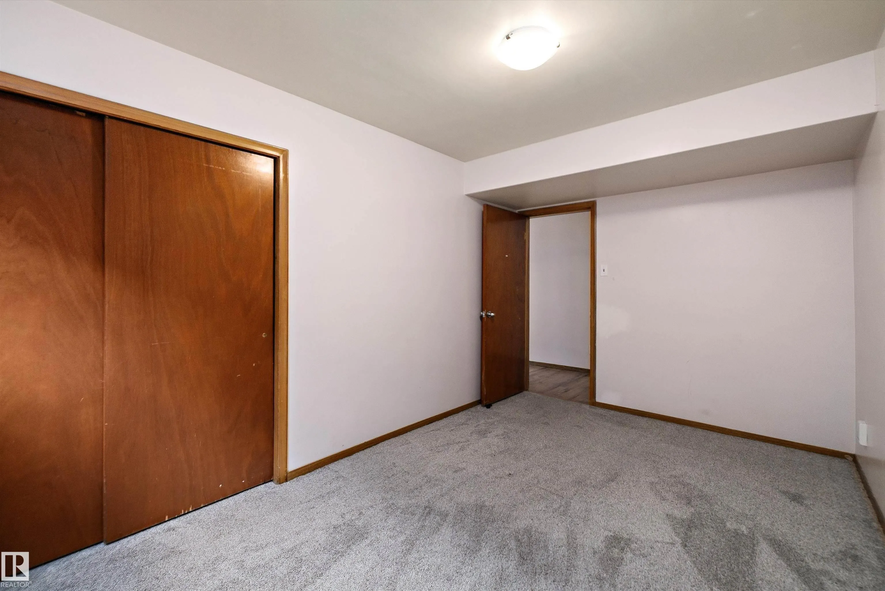 11307 / 11309 127 Street