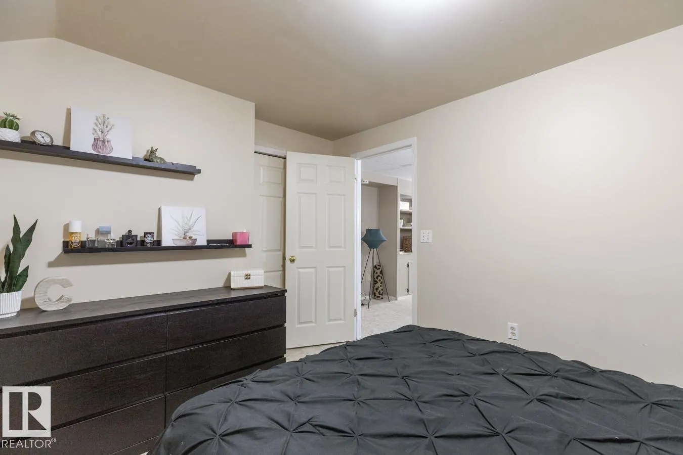 288 REGENCY Drive